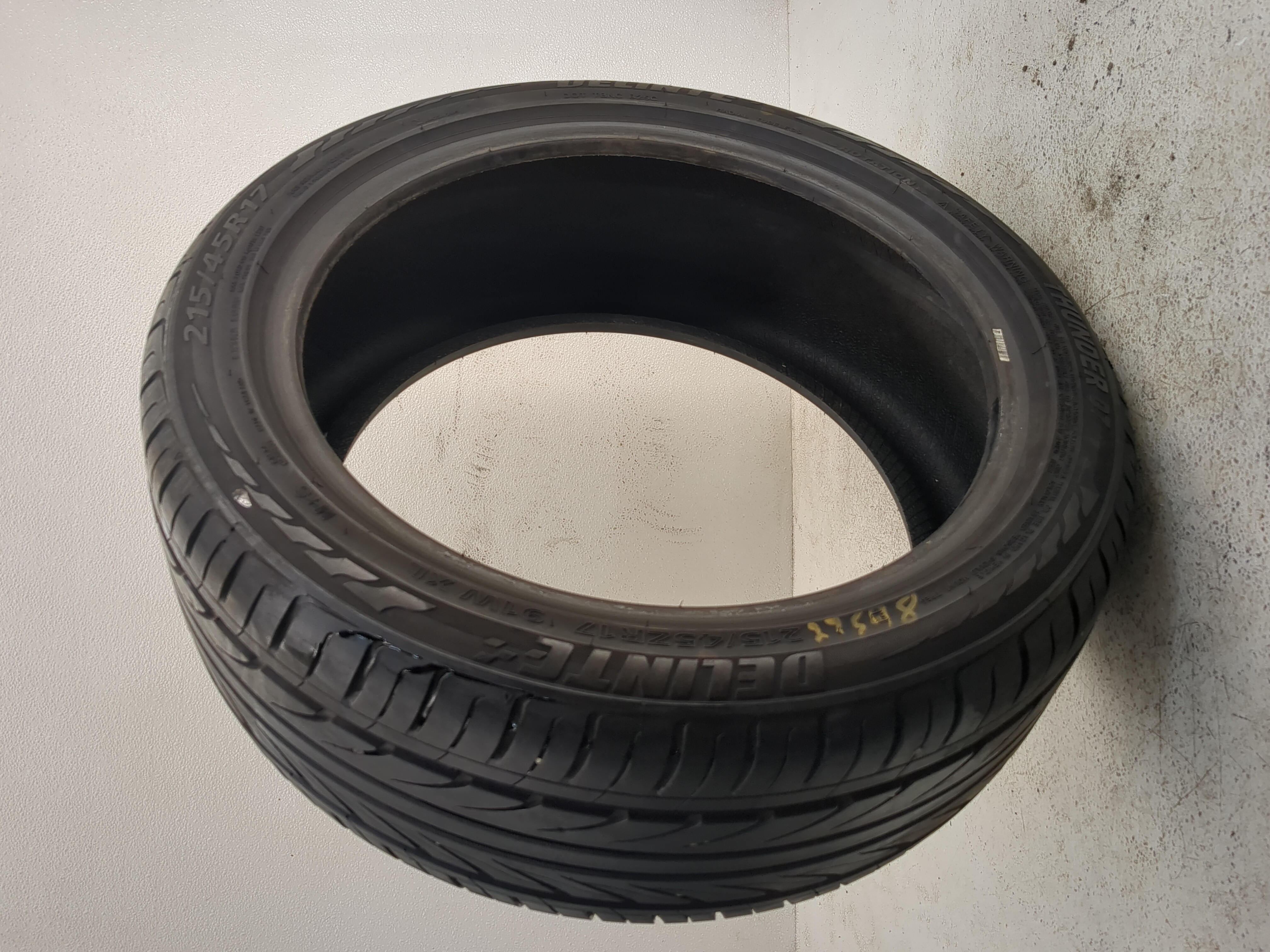 Used Tire 215/45R17 DELINTE THUNDER D7 91W - Tread Depth 8/32 - Oemusedautoparts1.com
