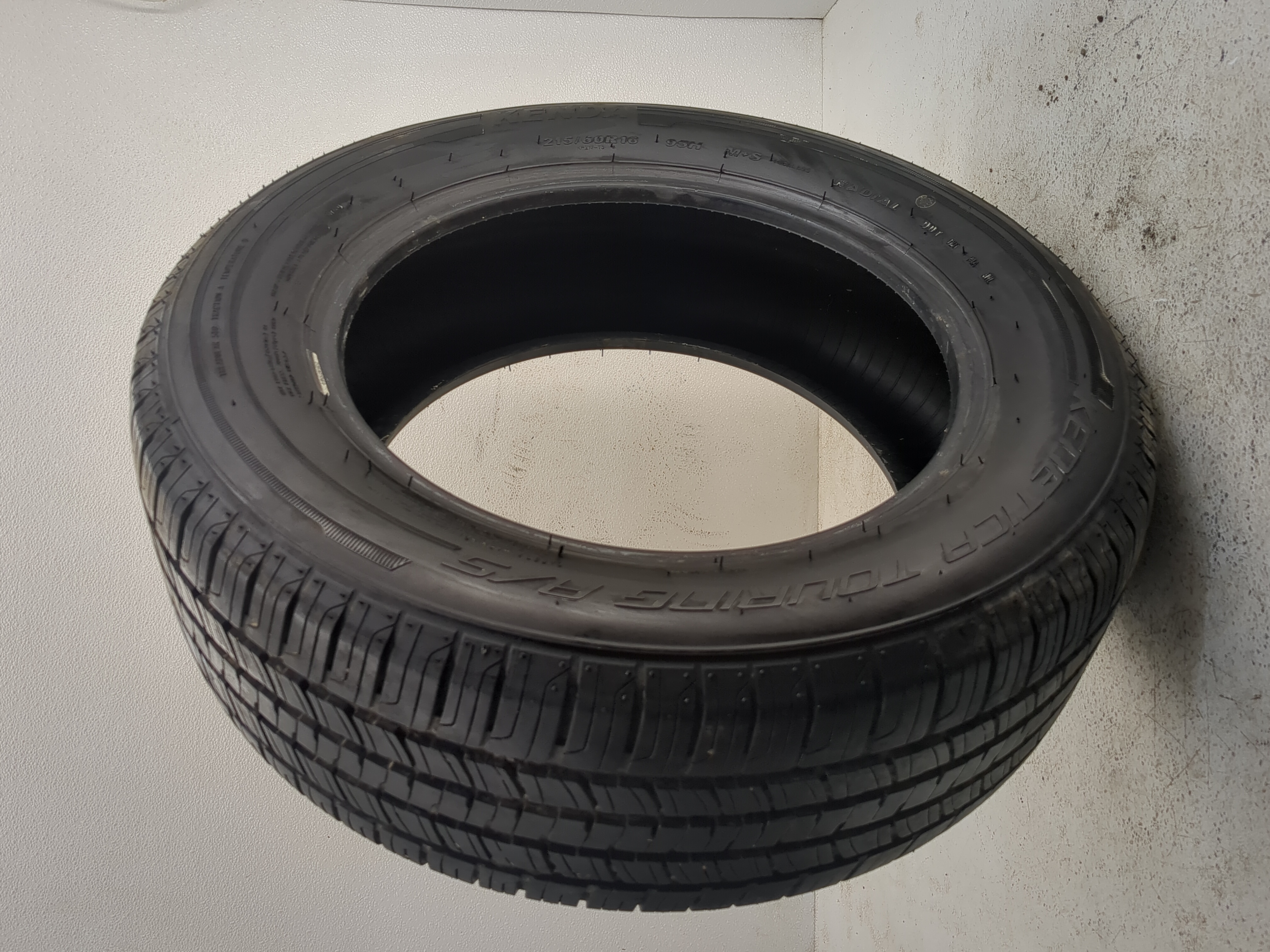 Used Tire 215/60R16 KENDA KINETICA TOURING A/S 95H - Tread Depth 8/32 - Oemusedautoparts1.com