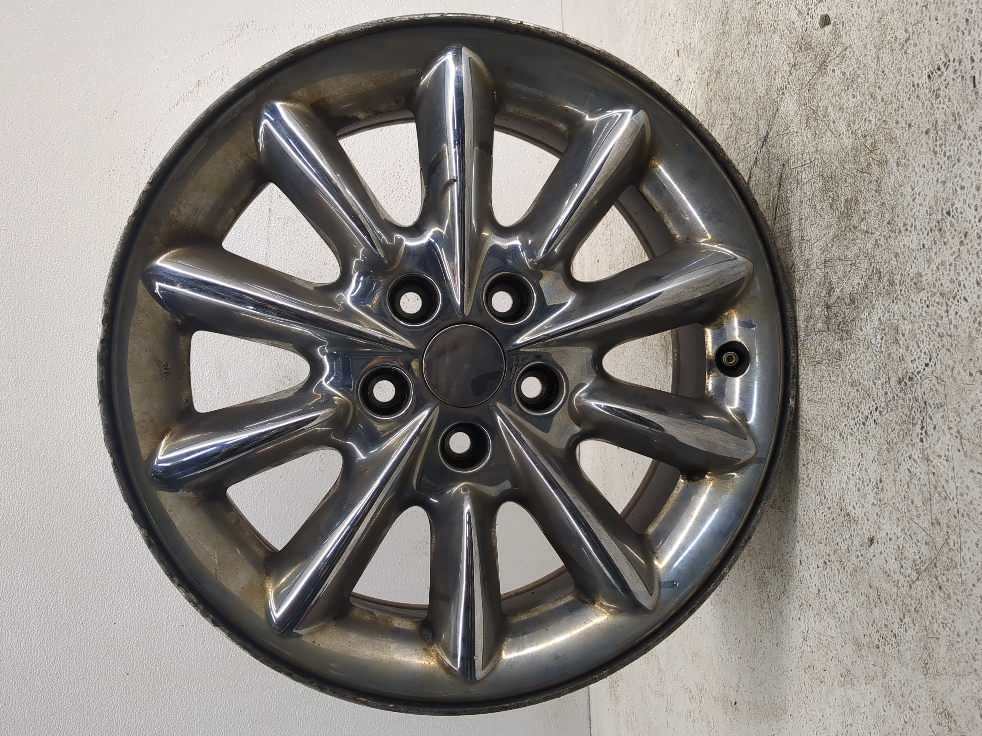 2003-2004 Chrysler 300m Oem Wheel Rim 1142763 - Oemusedautoparts1.com