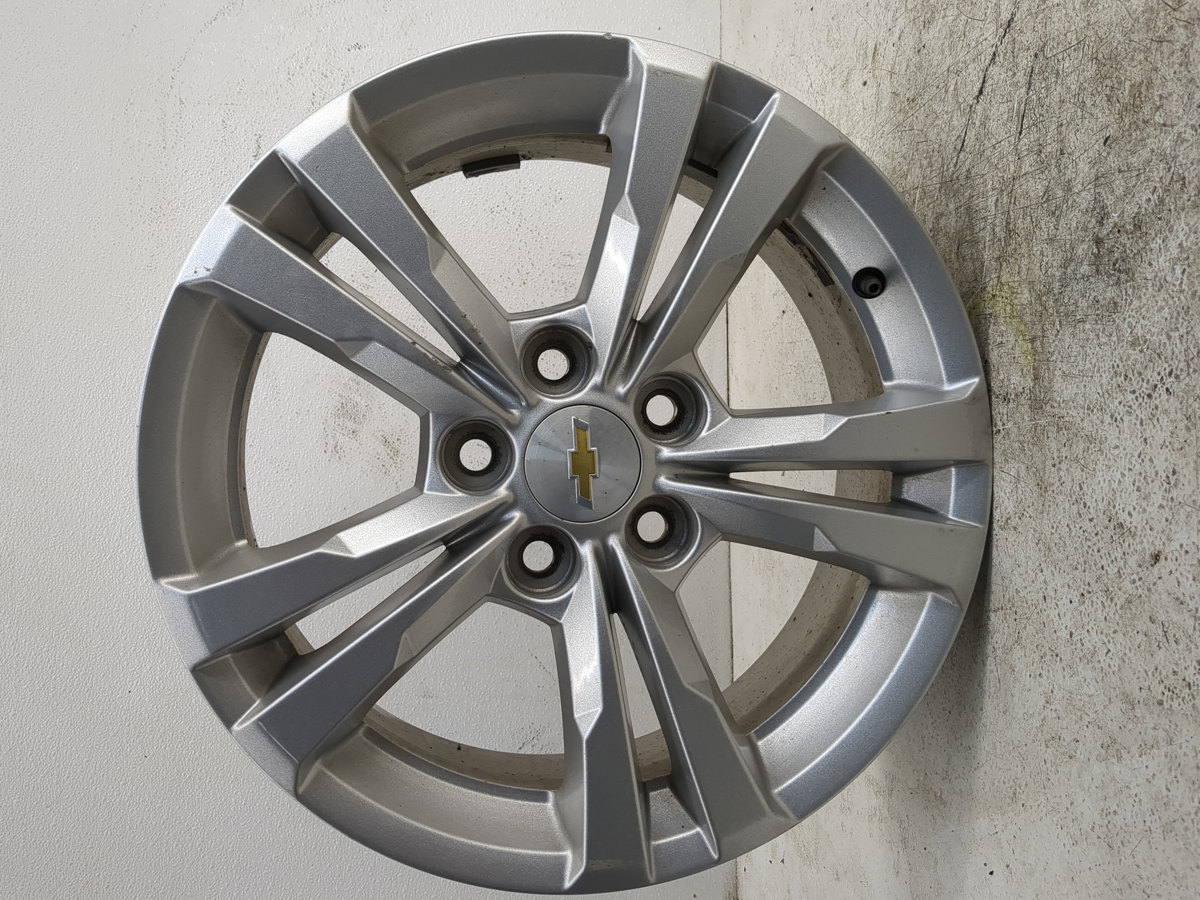 2010-2017 Chevrolet Equinox Oem Wheel Rim 1142775 - Oemusedautoparts1.com