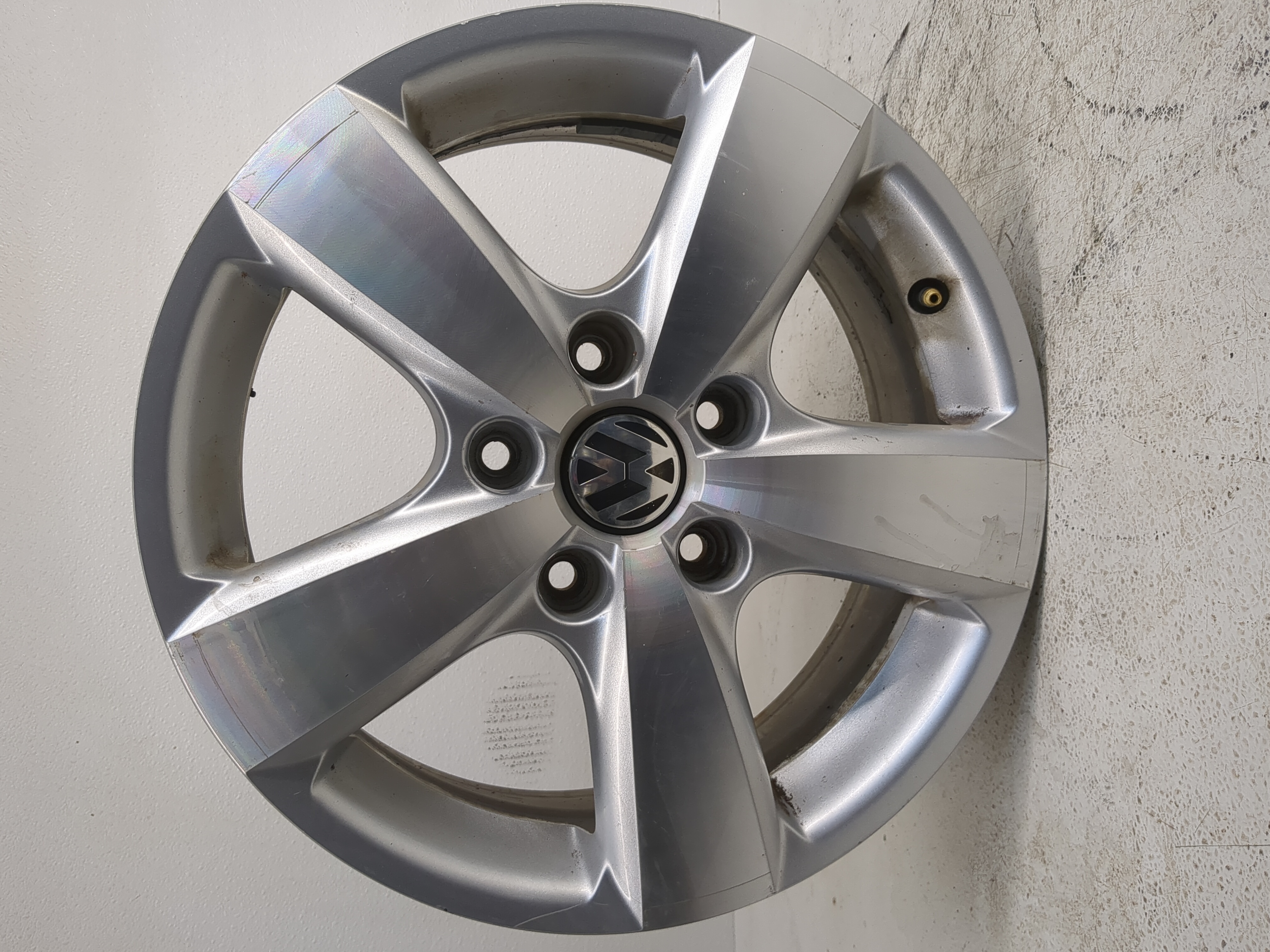 Picture of 2009-2014 Volkswagen Routan Oem Wheel Rim 1142828