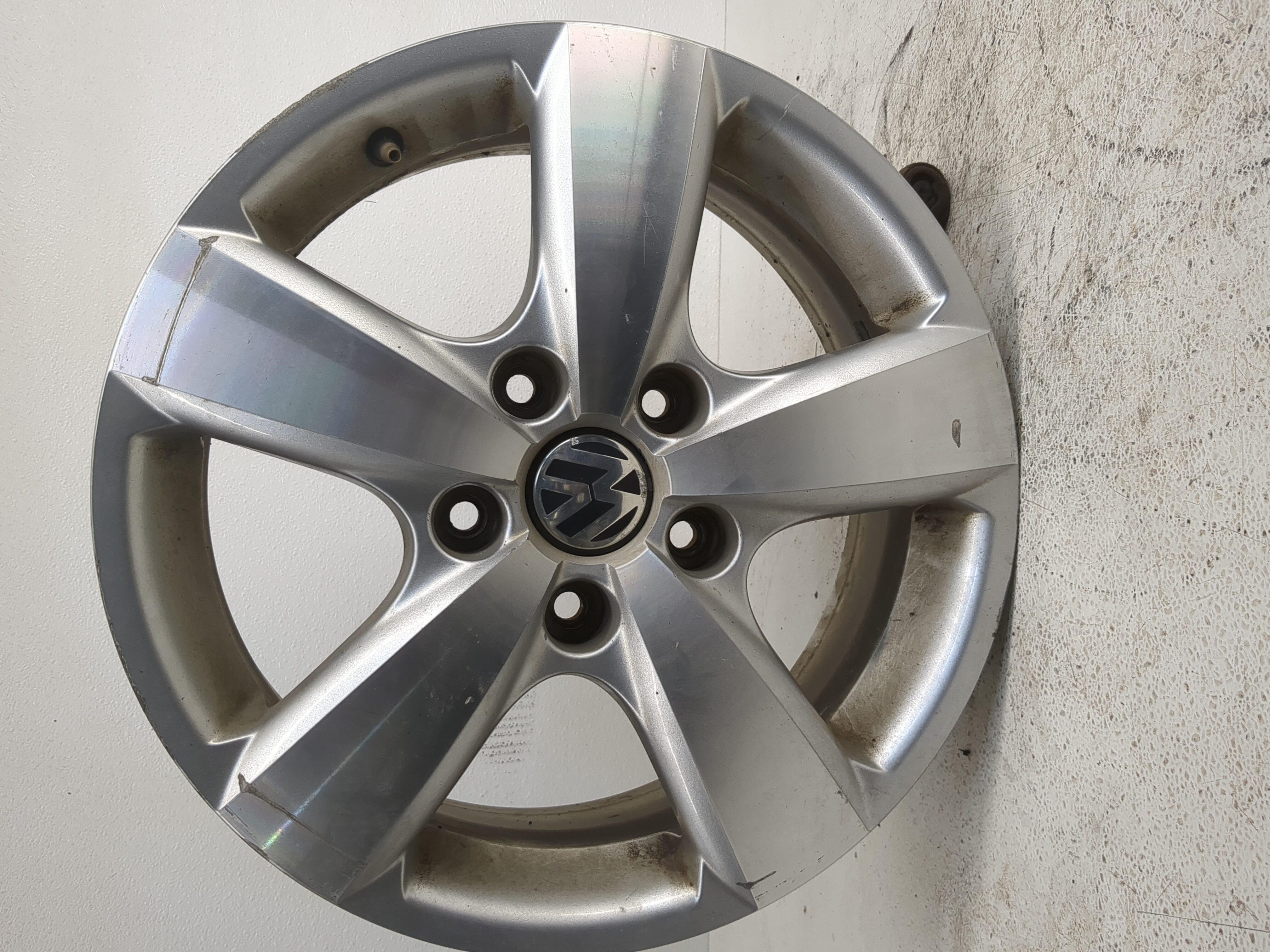 Picture of 2009-2014 Volkswagen Routan Oem Wheel Rim 1142829