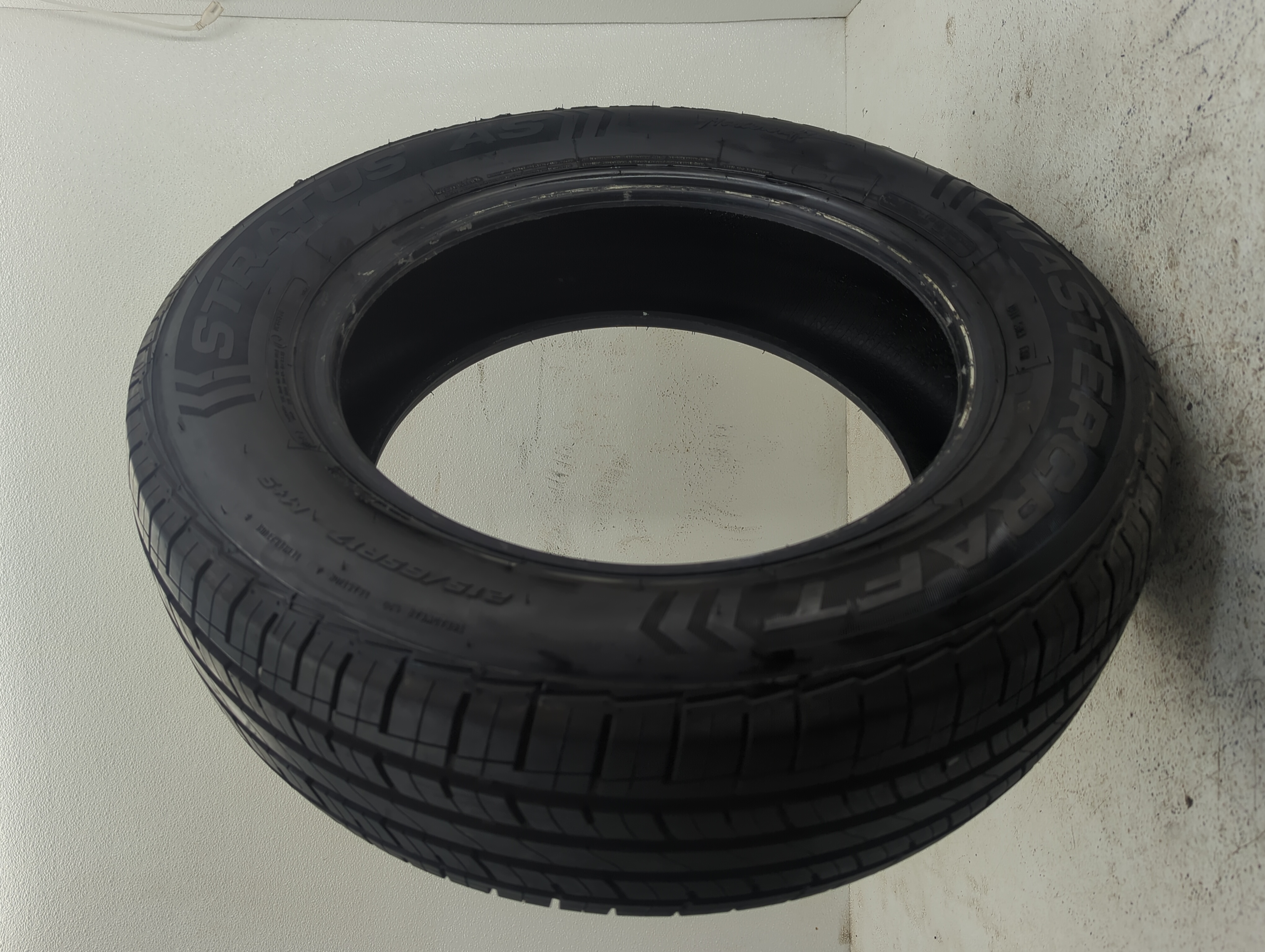 Used Tire 215/55R17 MASTERCRAFT STRATUS AS 99T - Tread Depth 9.5/32 - Oemusedautoparts1.com