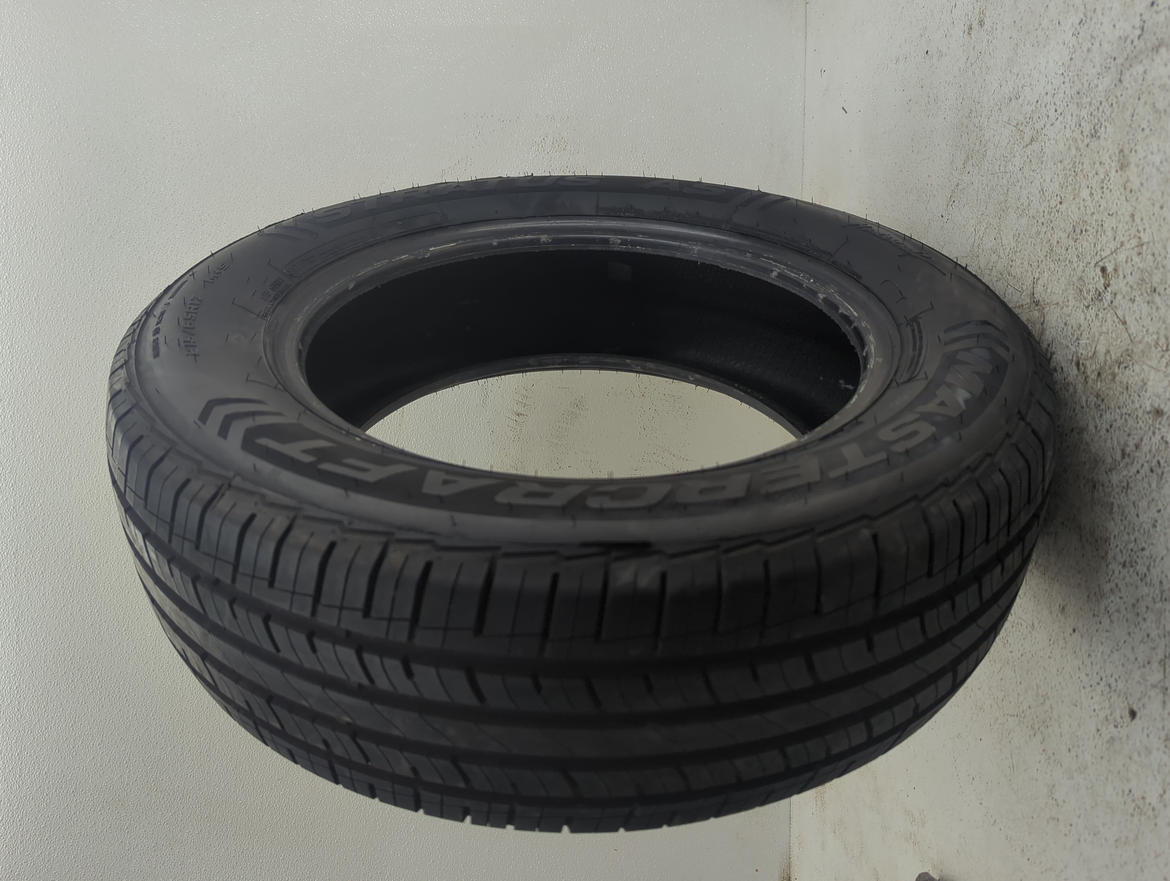 Used Tire 215/65R17 MASTERCRAFT STRATUS AS 99T - Tread Depth 10/32 - Oemusedautoparts1.com