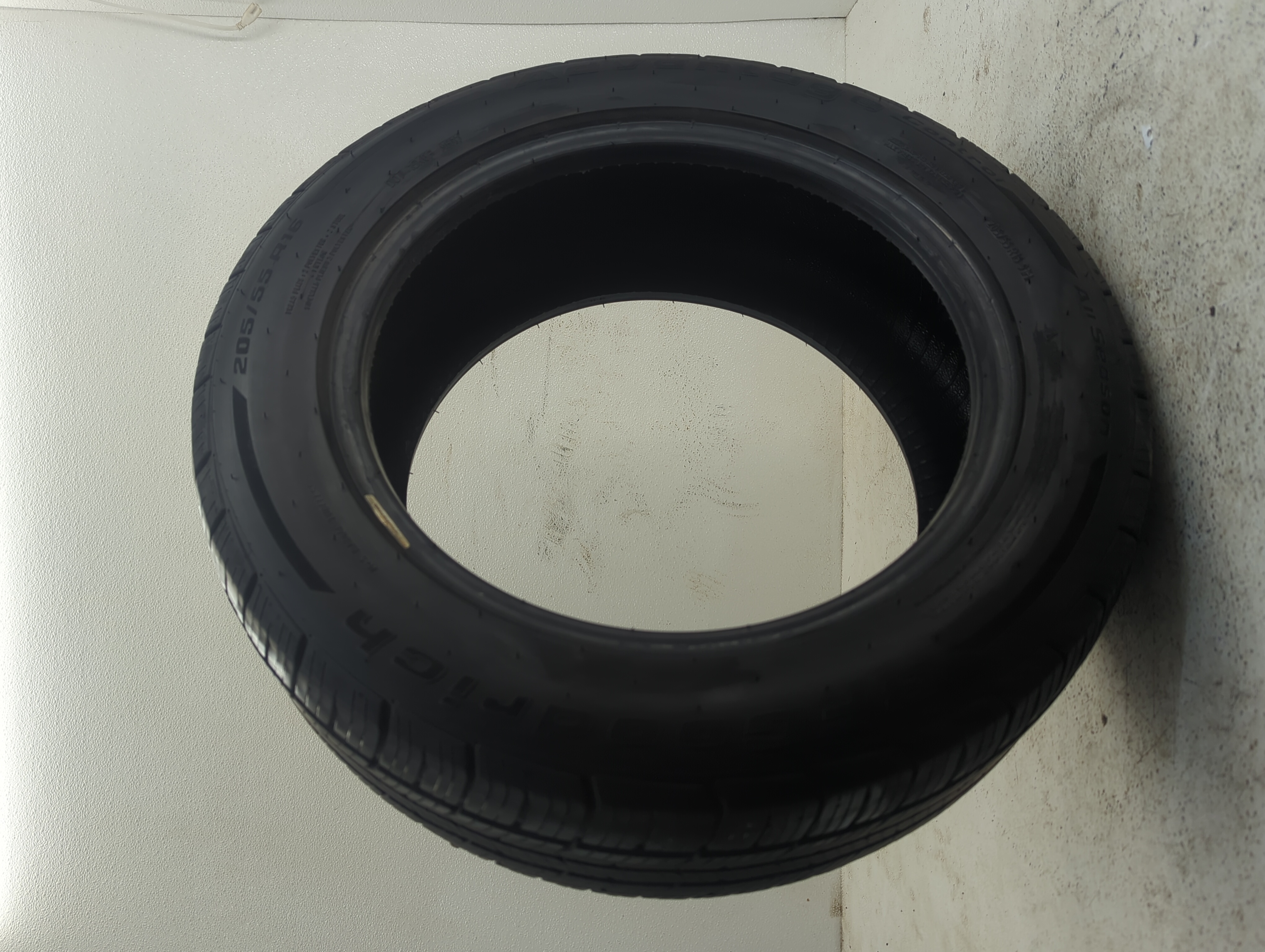 Used Tire 205/55R16 BFGOODRICH ADVANTAGE CONTROL ALL SEASON 91H - 8.5/32 - Oemusedautoparts1.com