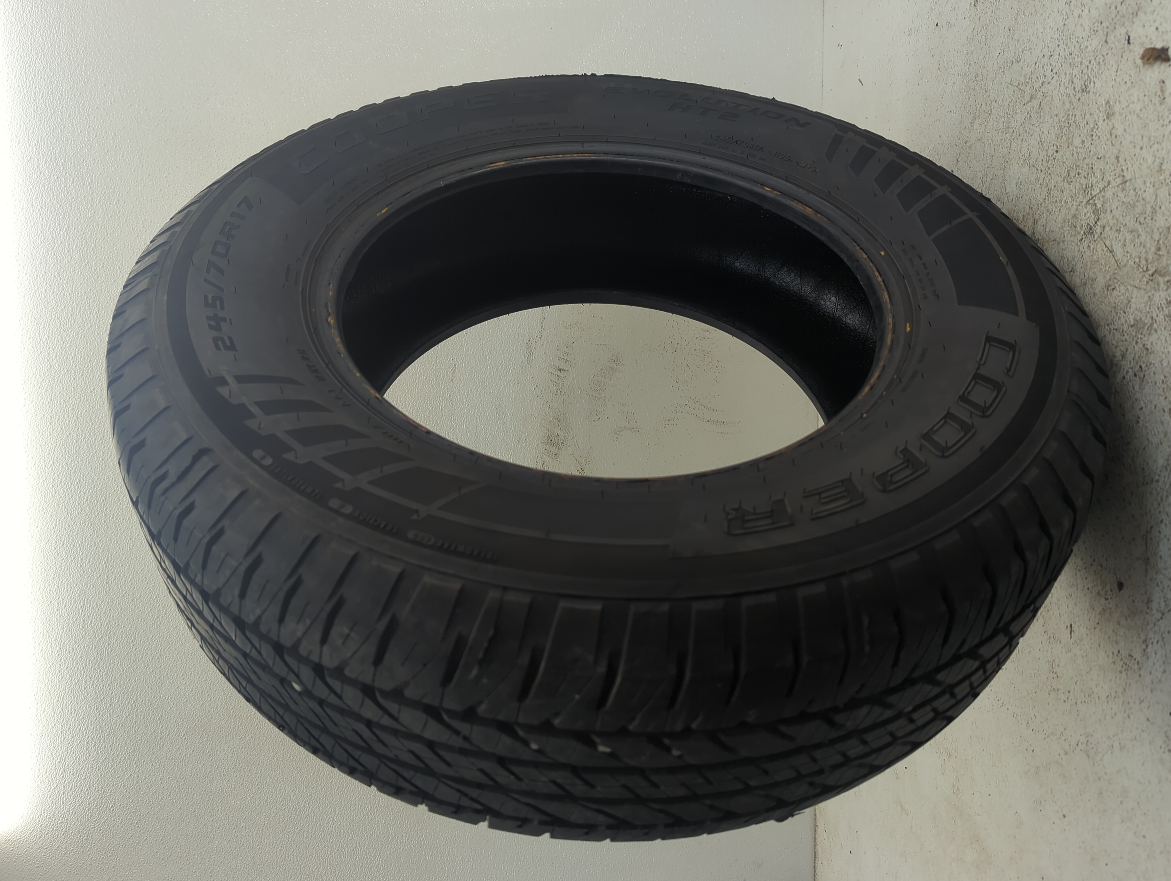 Used Tire 245/70R17 COOPER EVOLUTION HT2 110S - Tread Depth 9/32 - Oemusedautoparts1.com