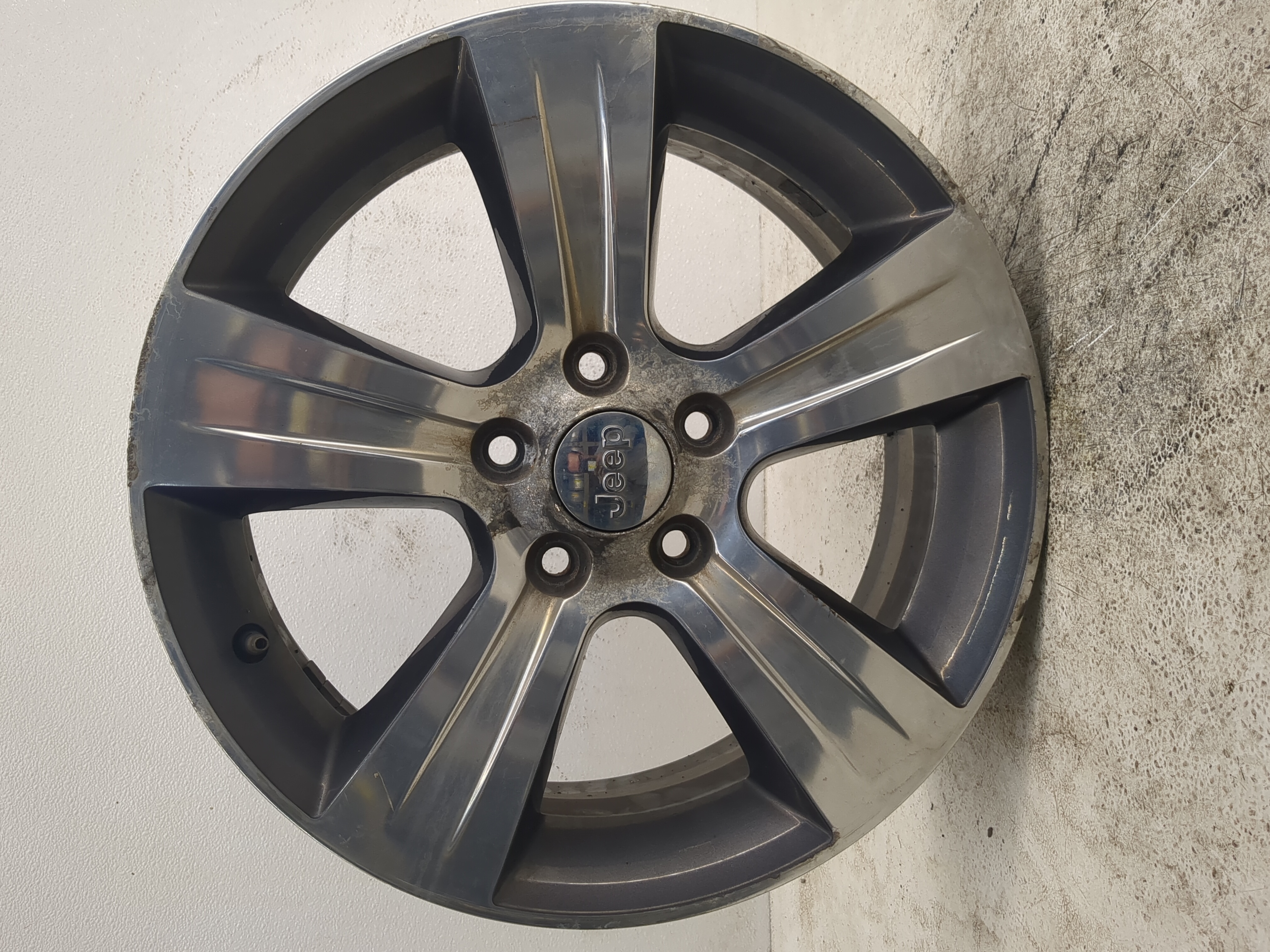 2016-2017 Jeep Patriot Oem Wheel Rim 1145362 - Oemusedautoparts1.com