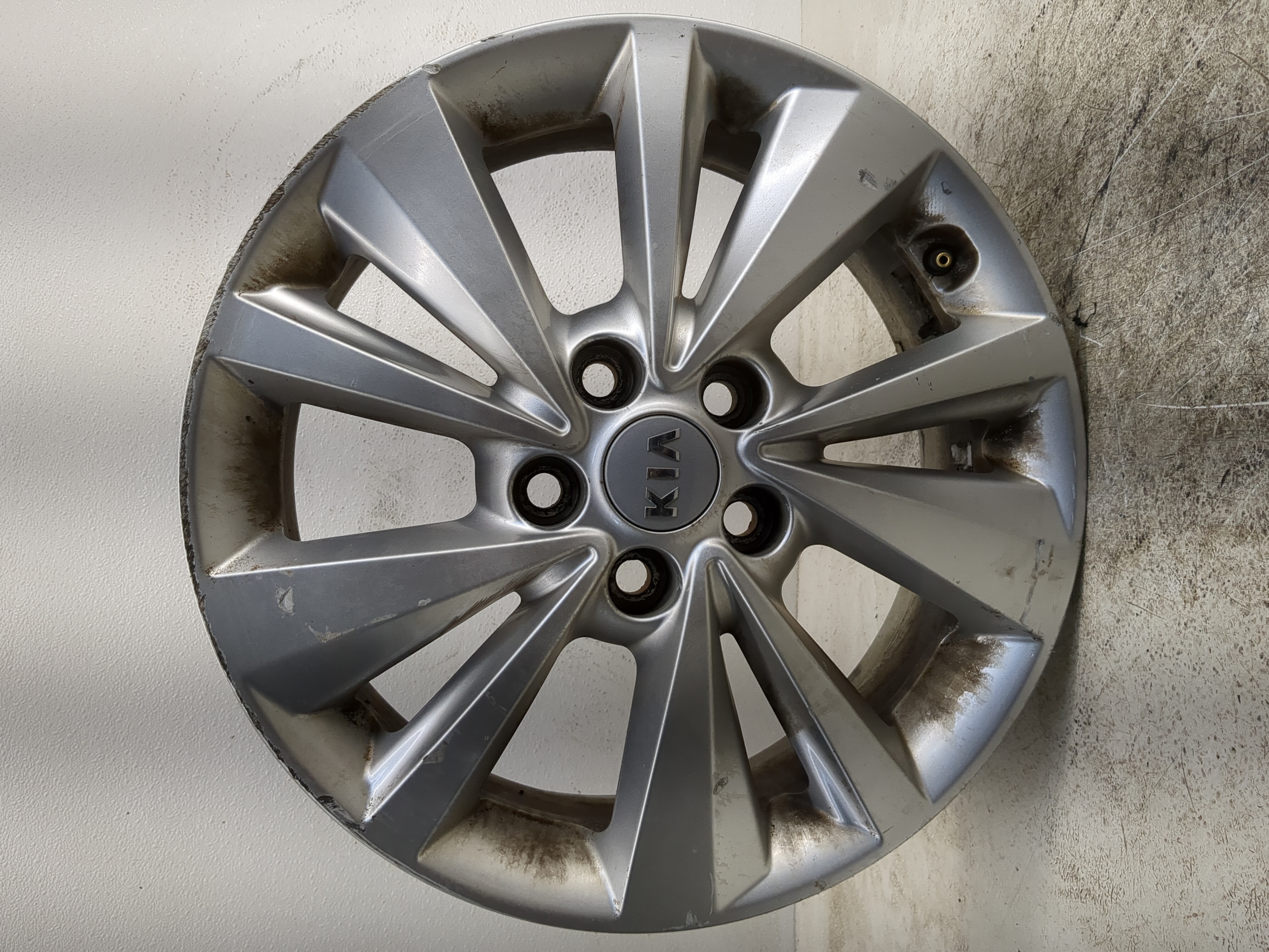 2015-2018 Kia Sedona Oem Wheel Rim 1145671 - Oemusedautoparts1.com