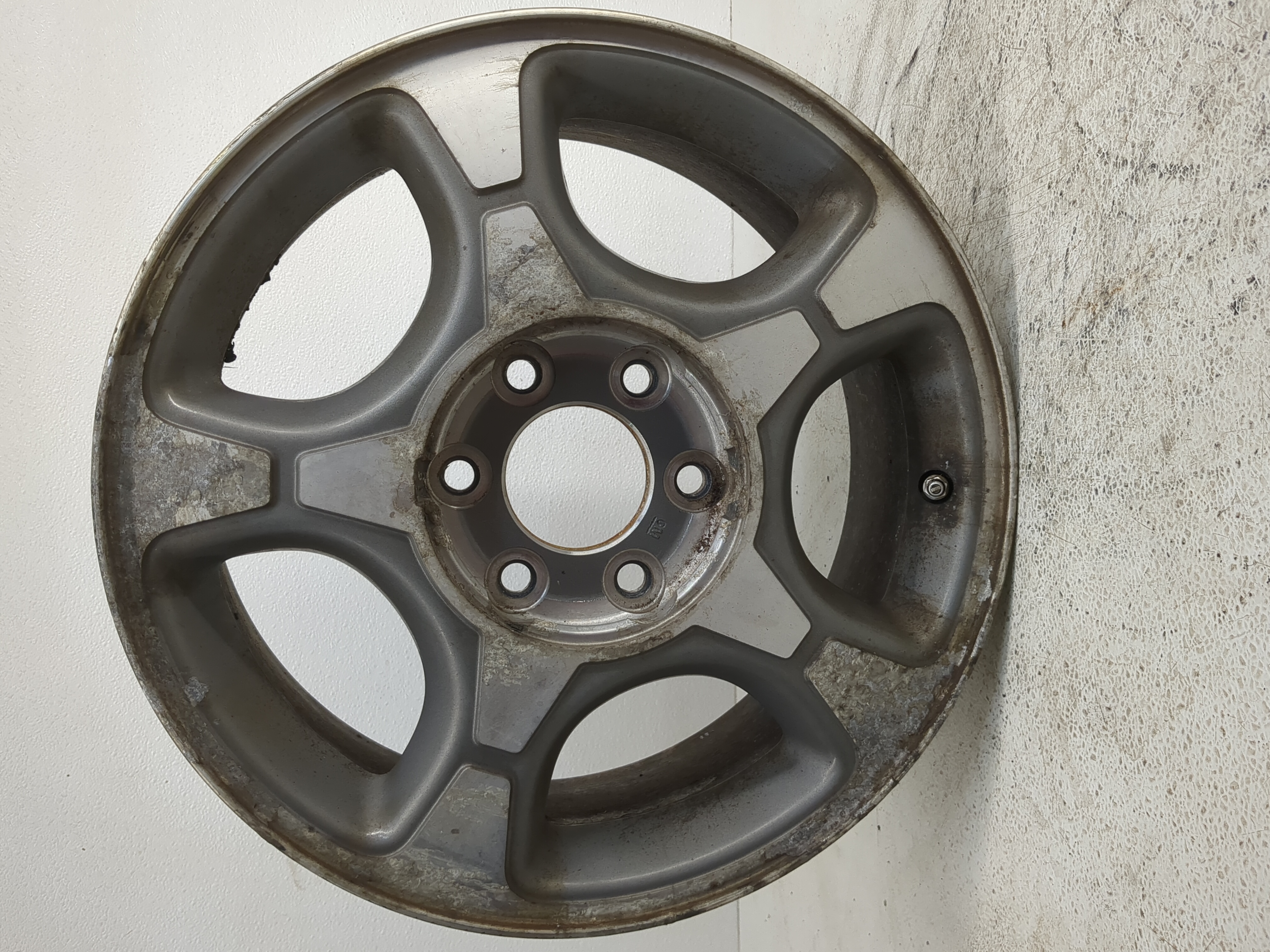 Picture of 2004-2009 Chevrolet Trailblazer Oem Wheel Rim 1145786