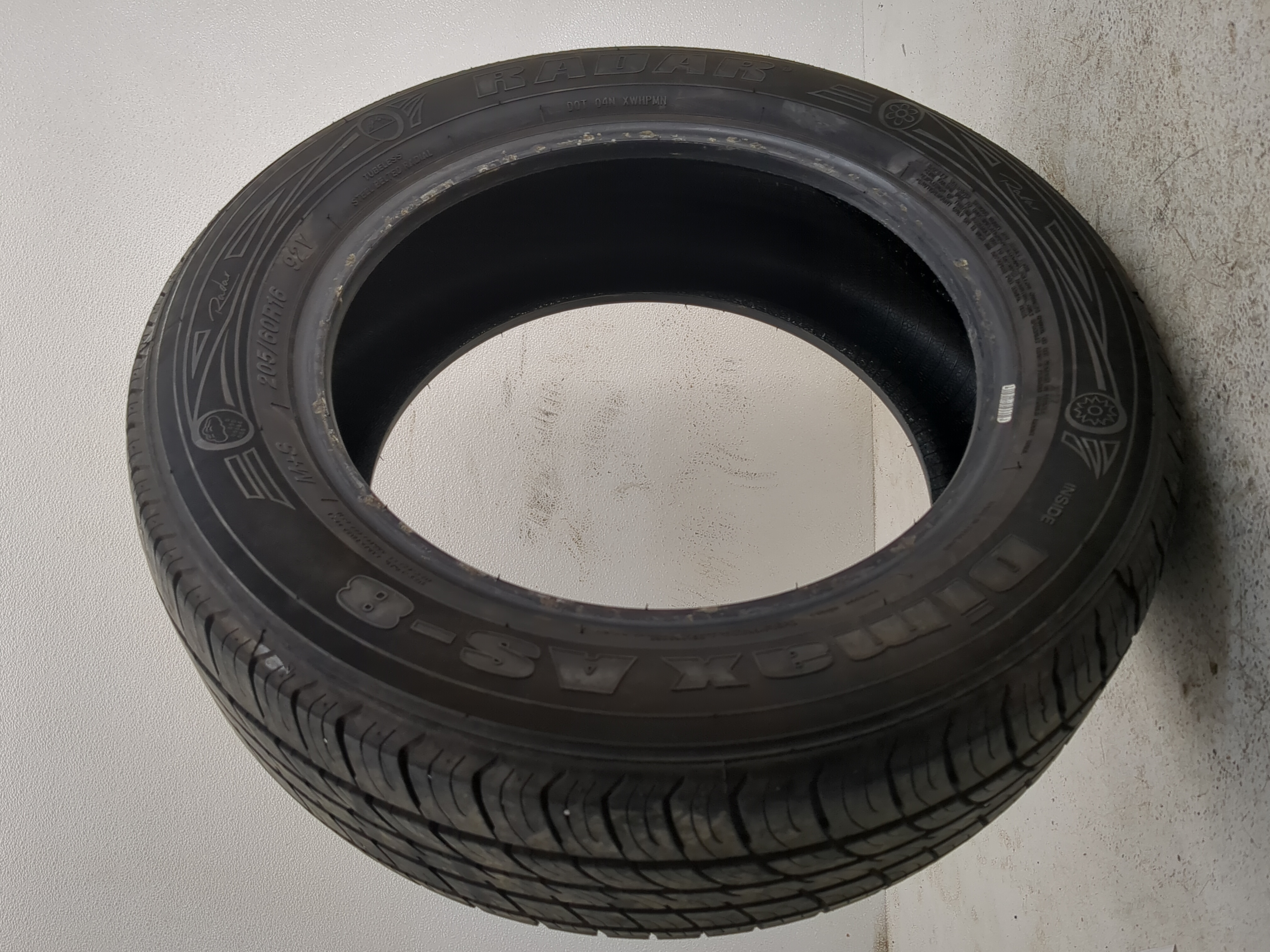 Used Tire 205/60R16 RADAR DIMAX A/S-8 92V - Tread Depth 11/32 - Oemusedautoparts1.com