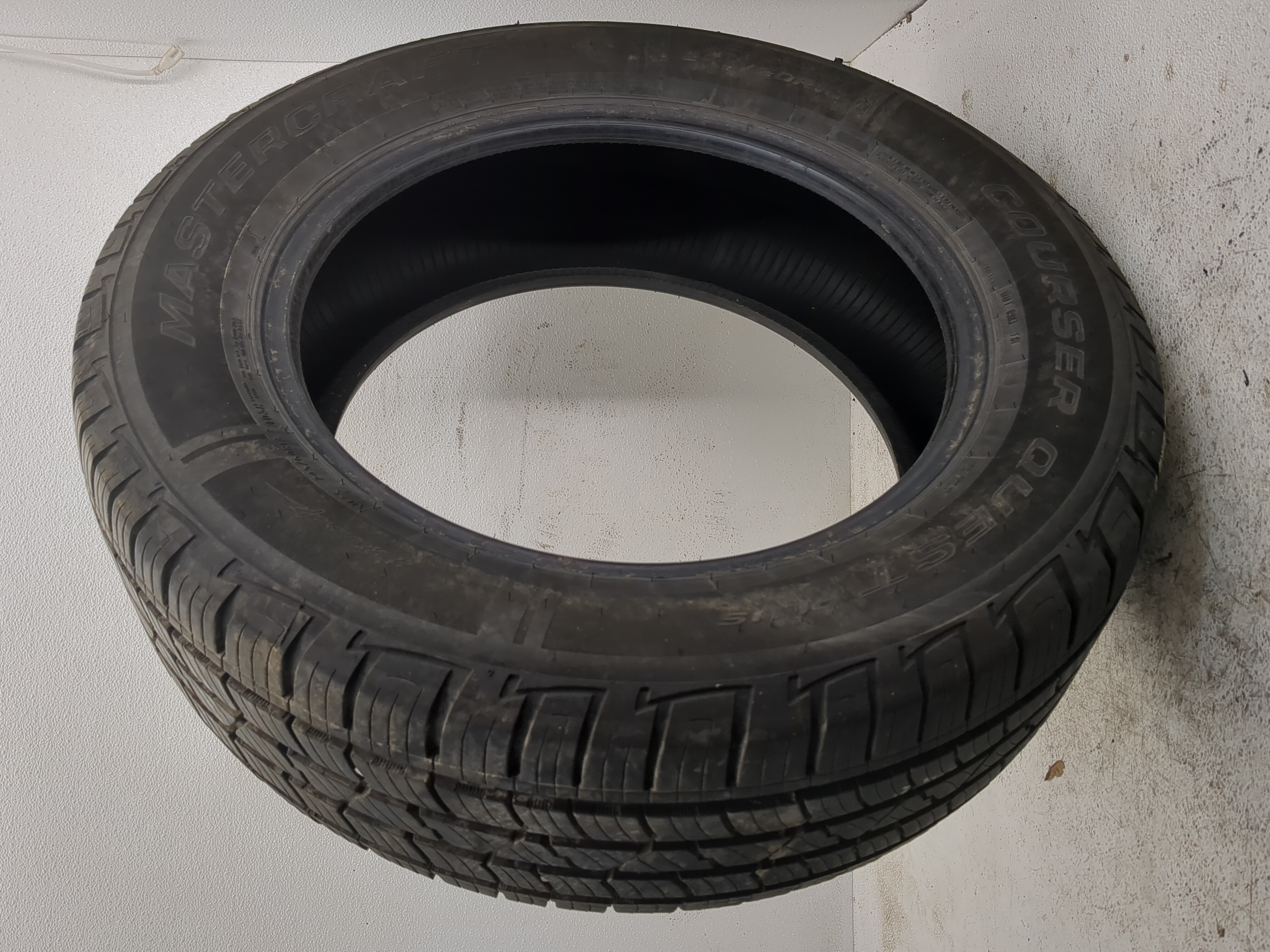 Used Tire 245/60R18 MASTERCRAFT COURER QUEST PLUS 105H - Tread Depth 9.5/32 - Oemusedautoparts1.com