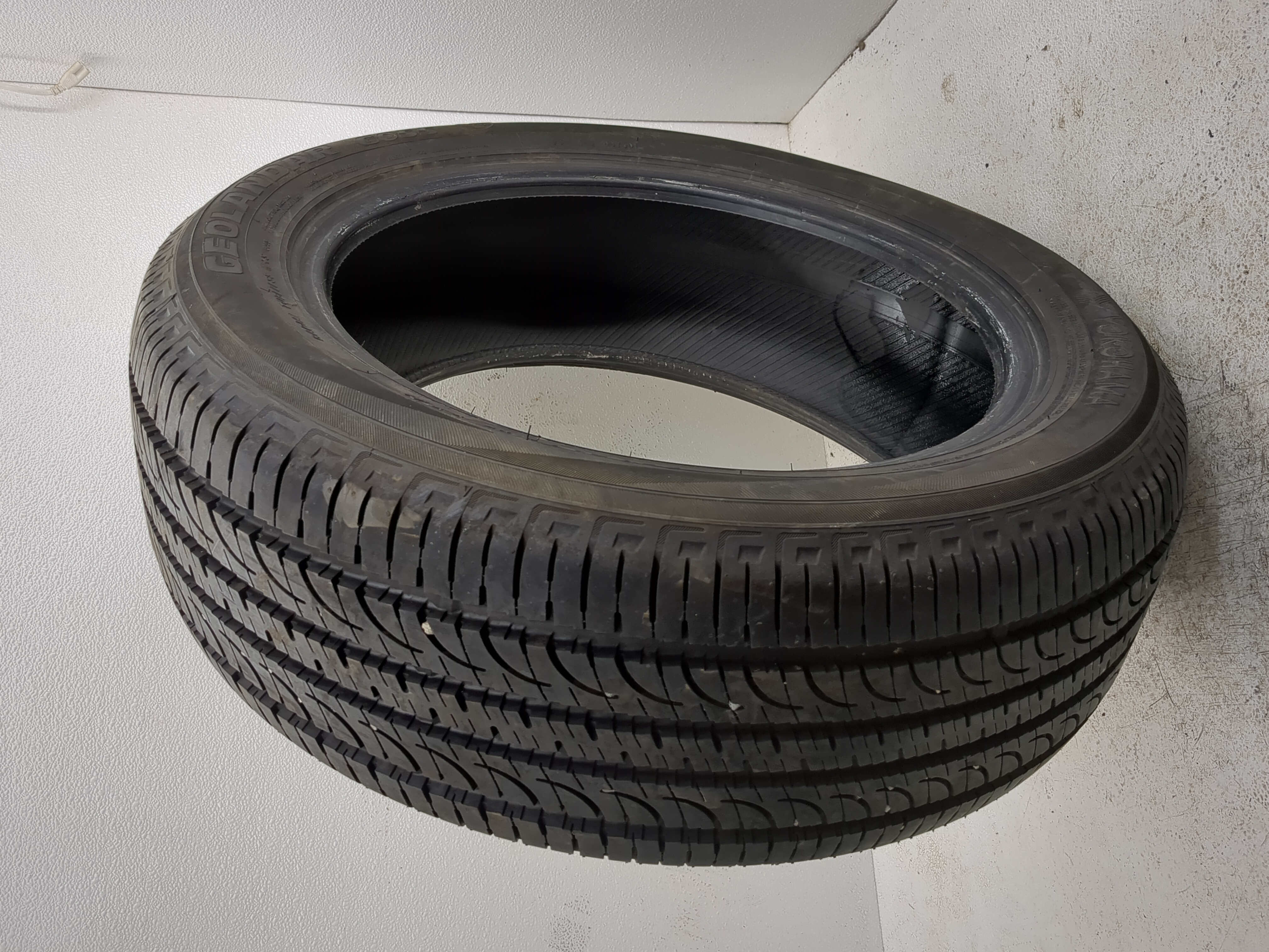 Used Tire 225/55R18 YOKOHAMA GEOLANDER GO55 98H - Tread Depth 11/32 - Oemusedautoparts1.com