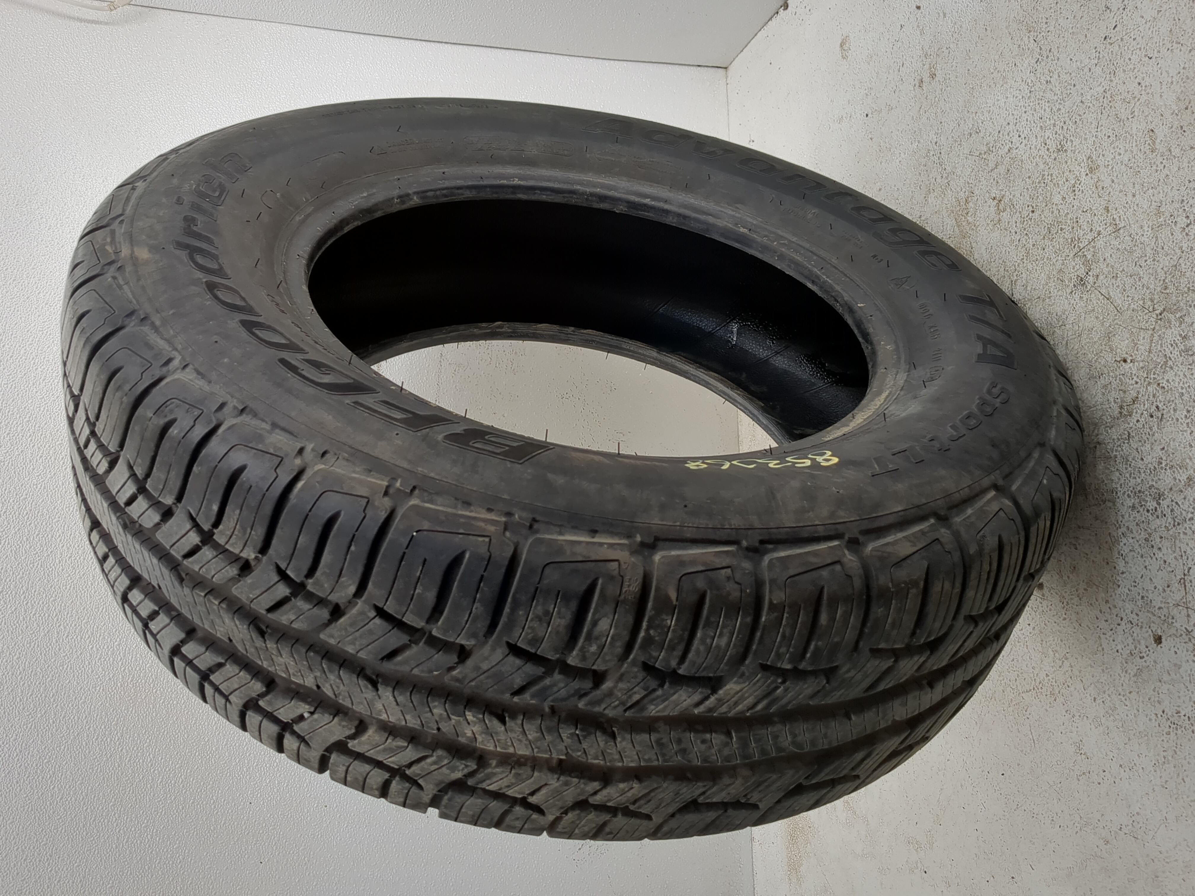 Used Tire 245/65R17 BFGOODRICH ADVANTAGE T/A SPORT LT 107T - Tread Depth 11/32 - Oemusedautoparts1.com