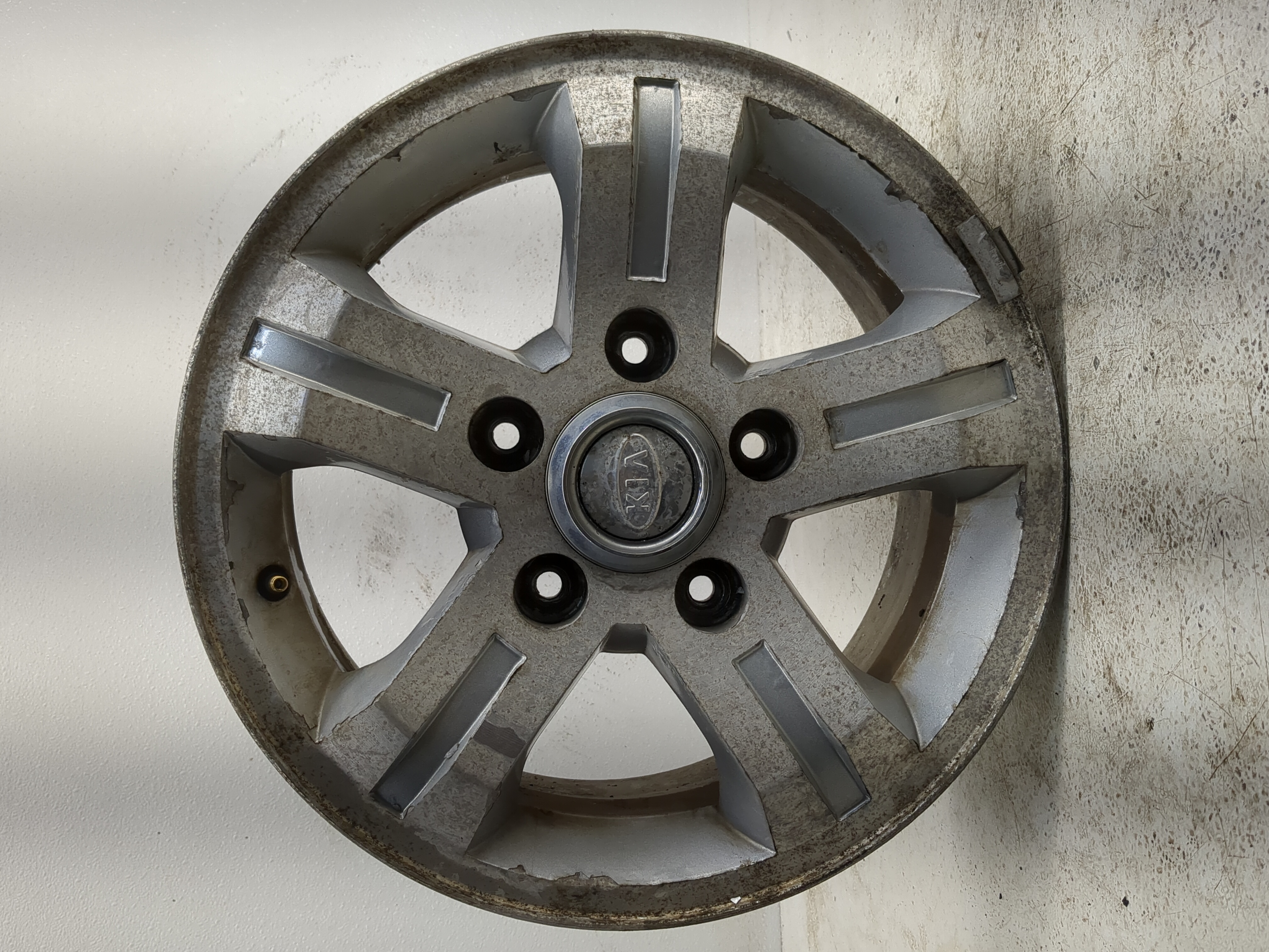 2003-2006 Kia Sorento Oem Wheel Rim 1148744 - Oemusedautoparts1.com