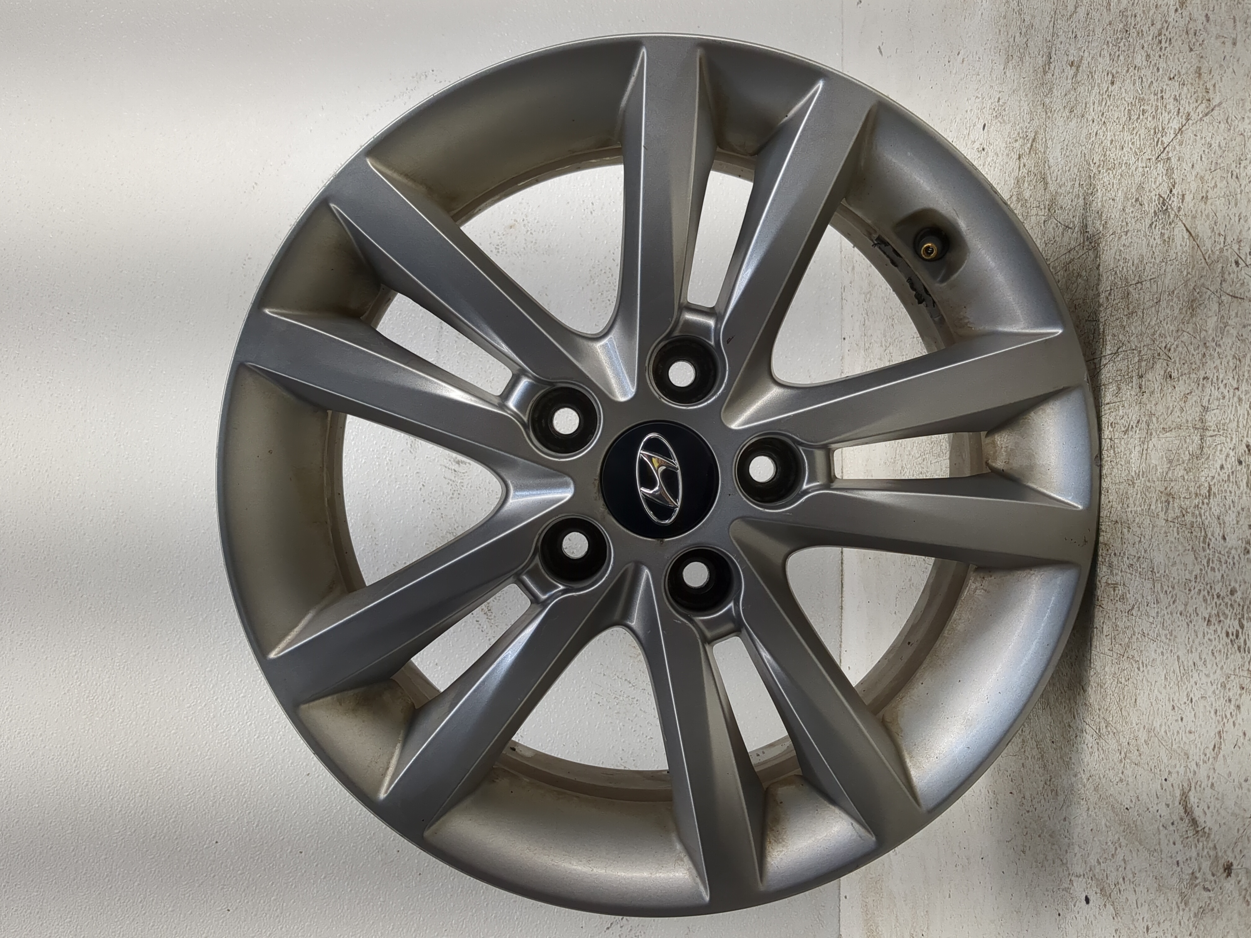 2015-2017 Hyundai Sonata Oem Wheel Rim 1148747 - Oemusedautoparts1.com