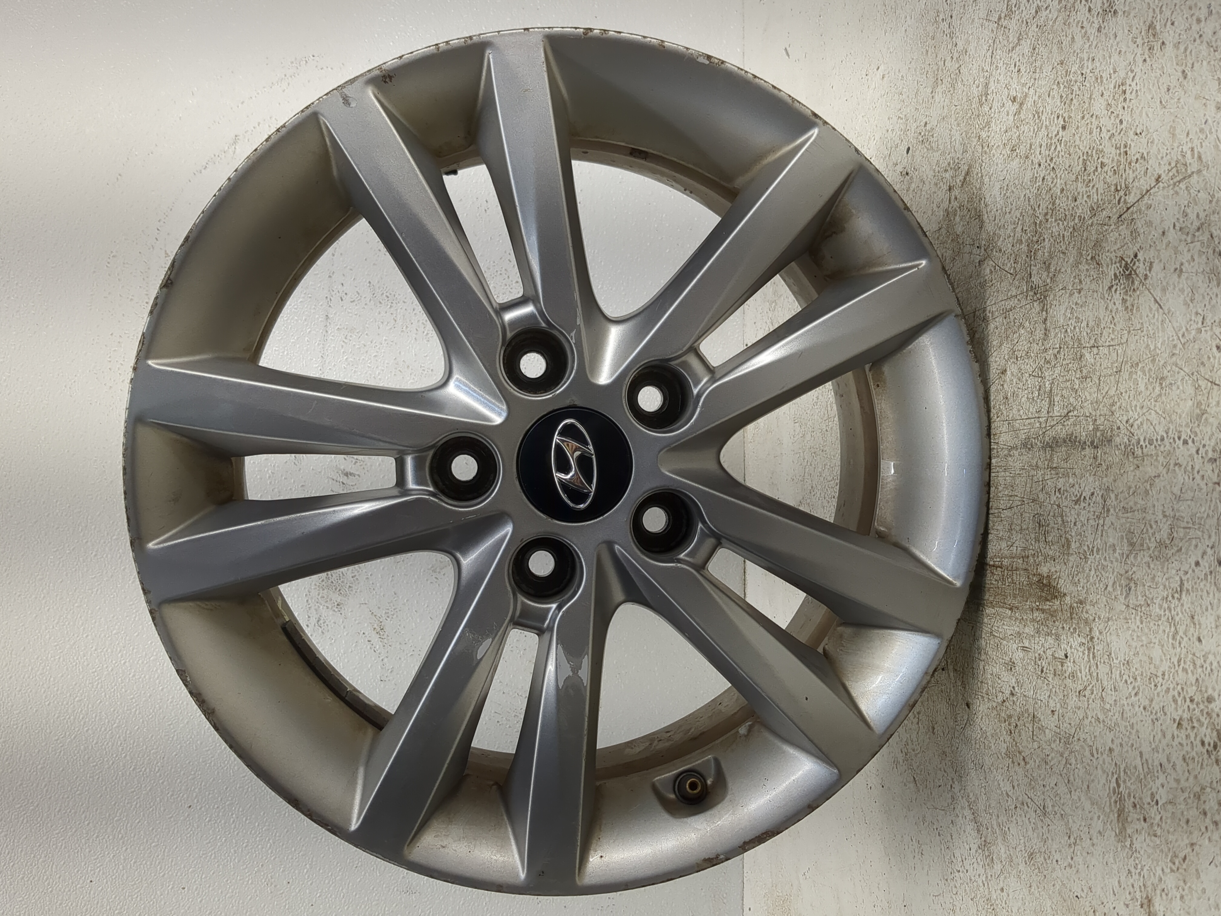 2015-2017 Hyundai Sonata Oem Wheel Rim 1148748 - Oemusedautoparts1.com