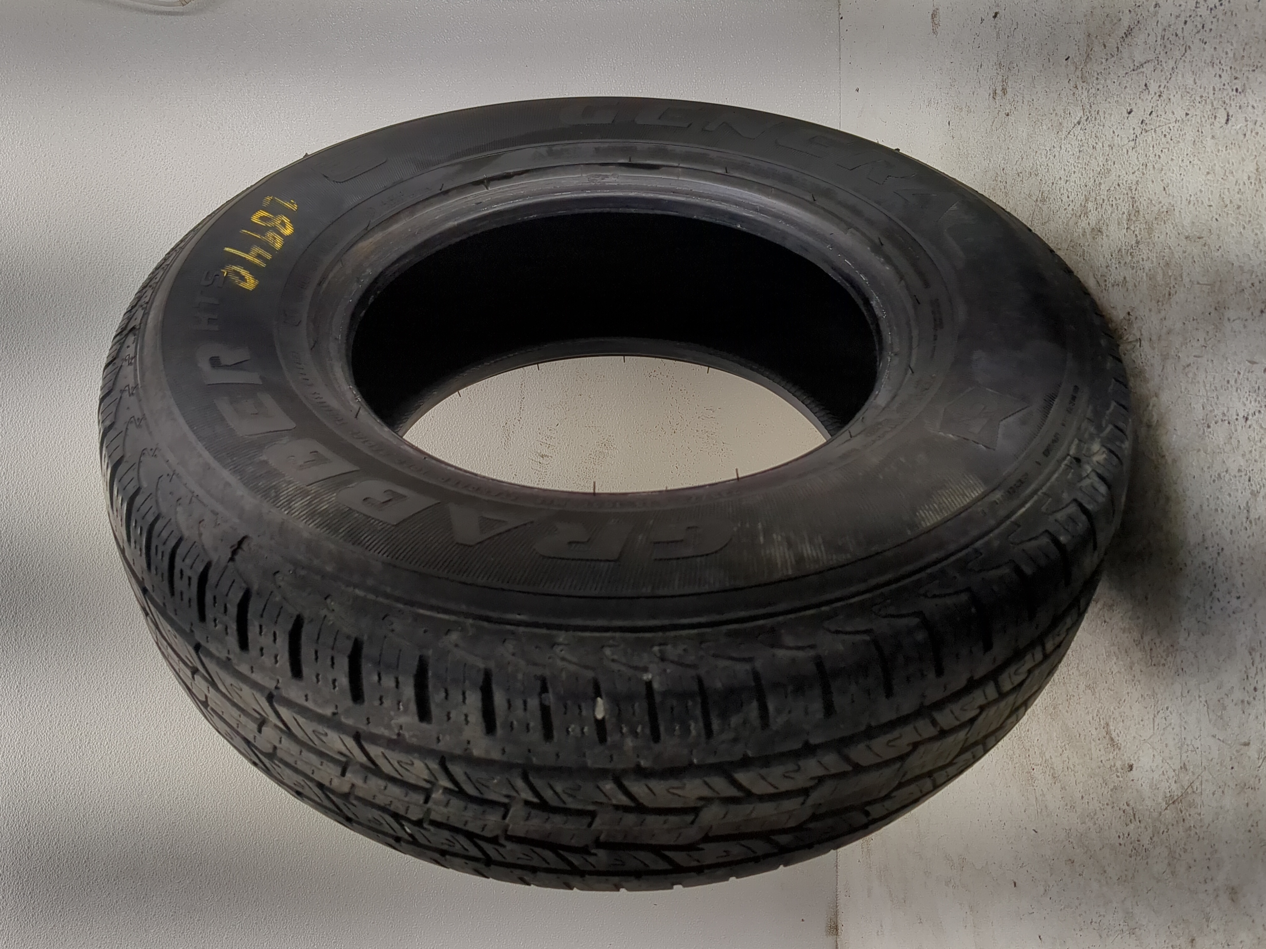 Used Tire 235/75R15 GENERAL GRABBER HTS 60 105T - Tread Depth 7/32 - Oemusedautoparts1.com