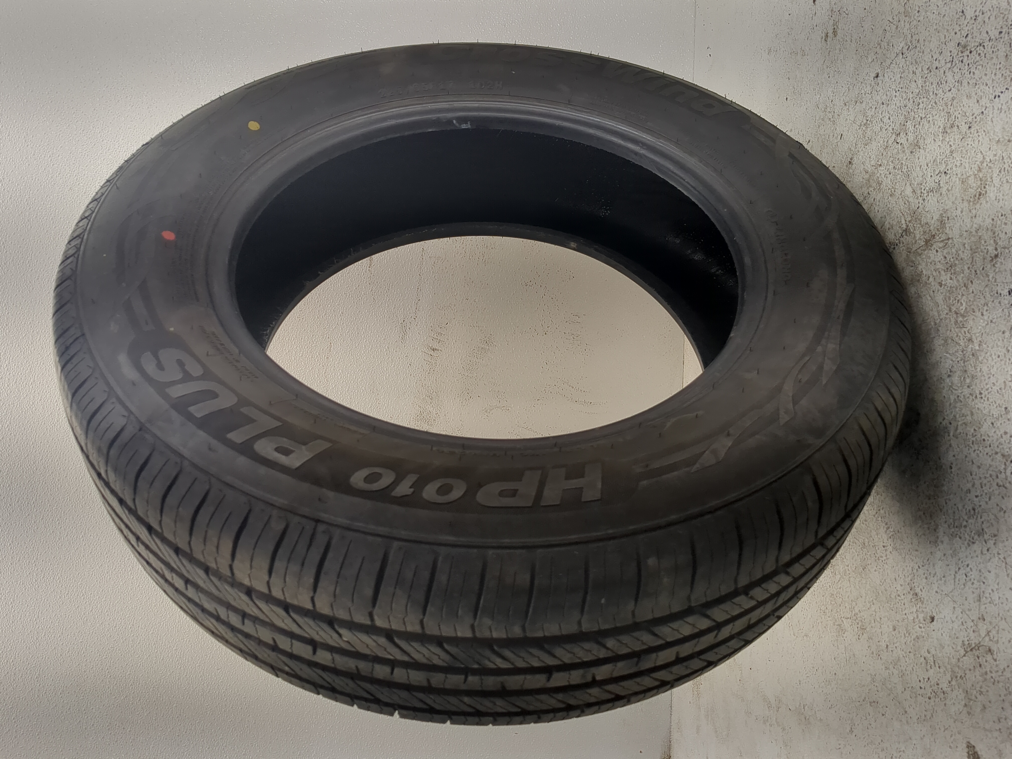 Used Tire 225/65R17 CROSSWIND HP010 PLUS 102H - Tread Depth 10/32 - Oemusedautoparts1.com