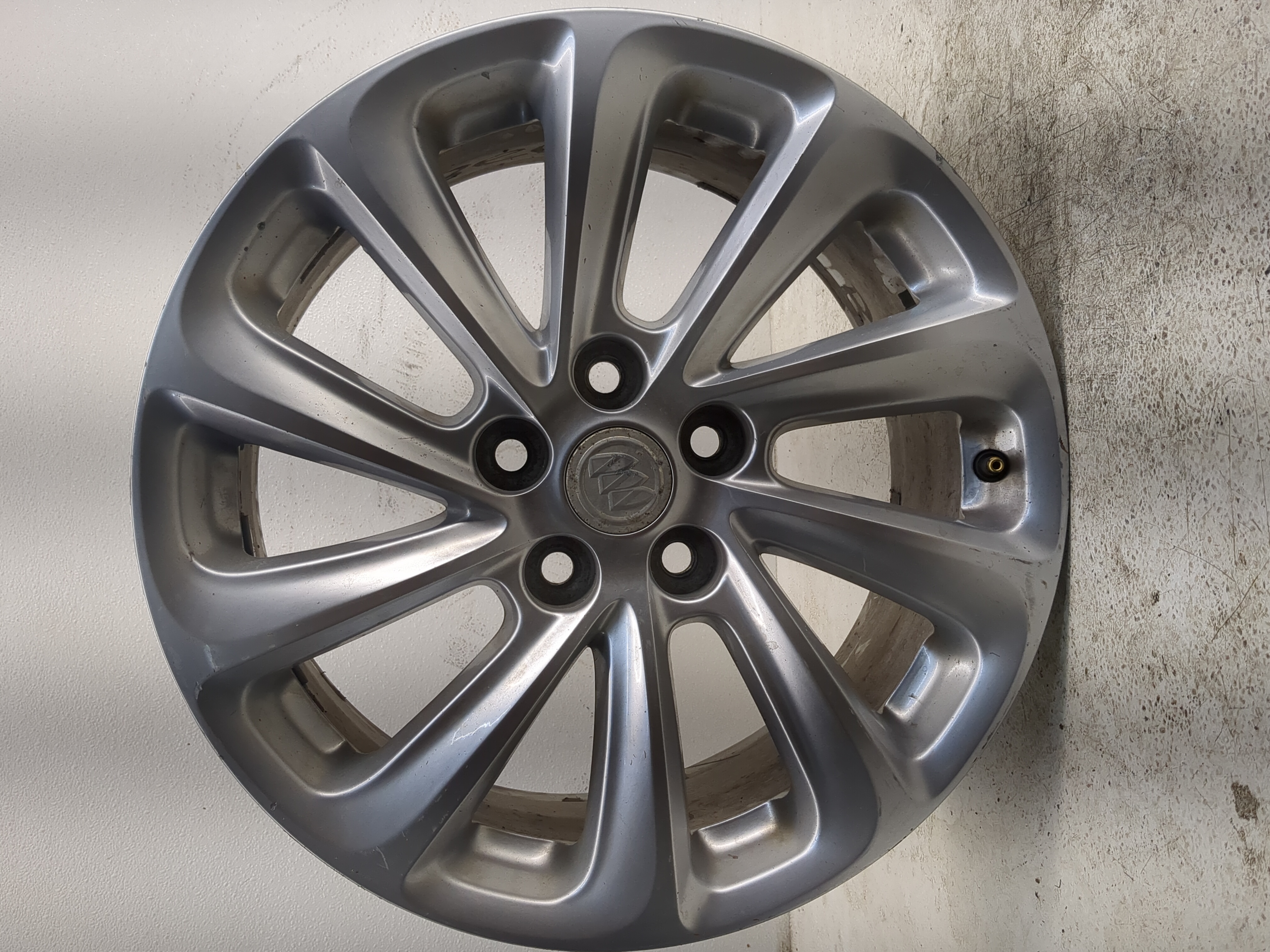 2014-2016 Buick Lacrosse Oem Wheel Rim 1151914 - Oemusedautoparts1.com