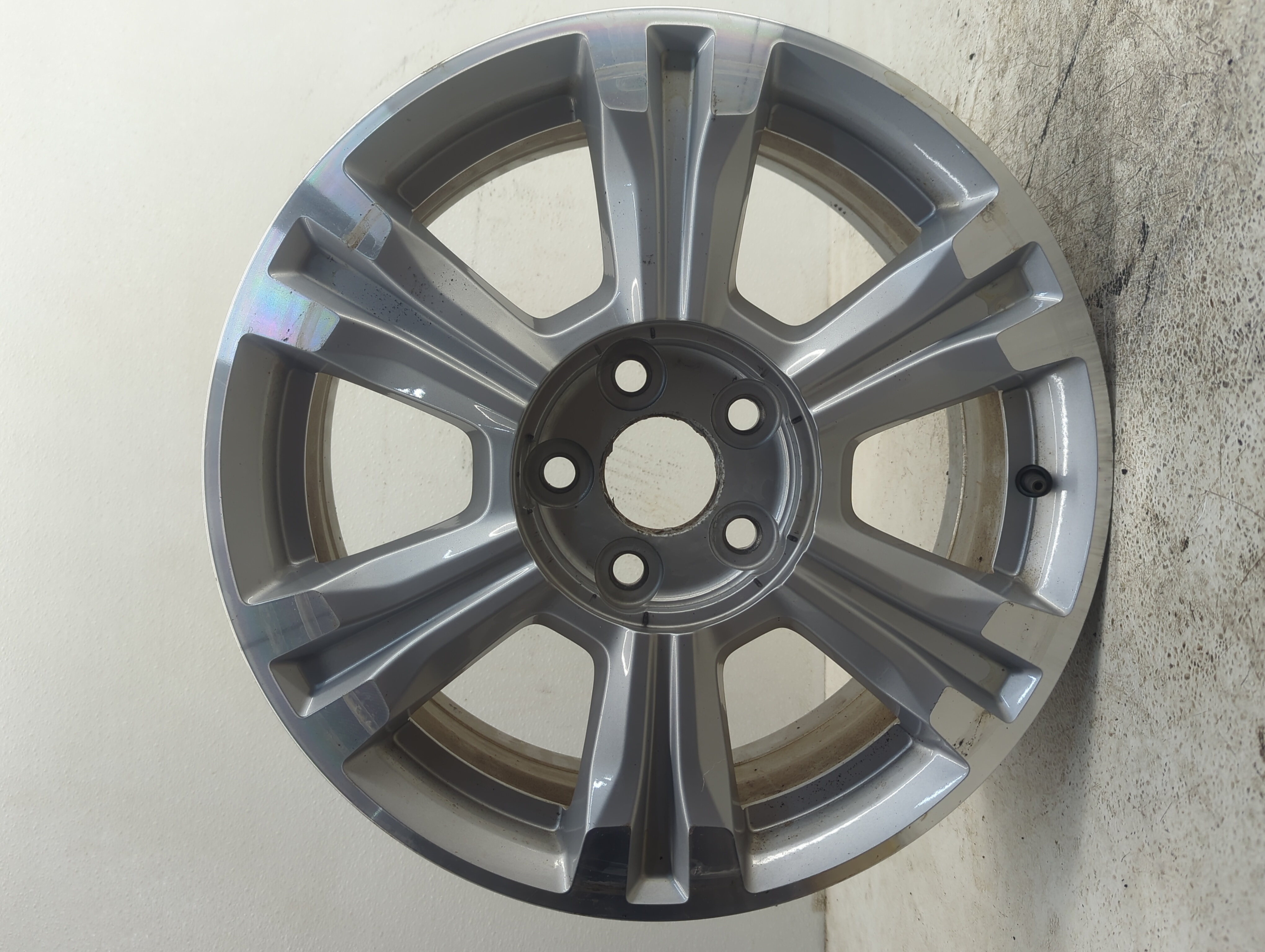2016-2017 Gmc Terrain Oem Wheel Rim 1155129 - Oemusedautoparts1.com