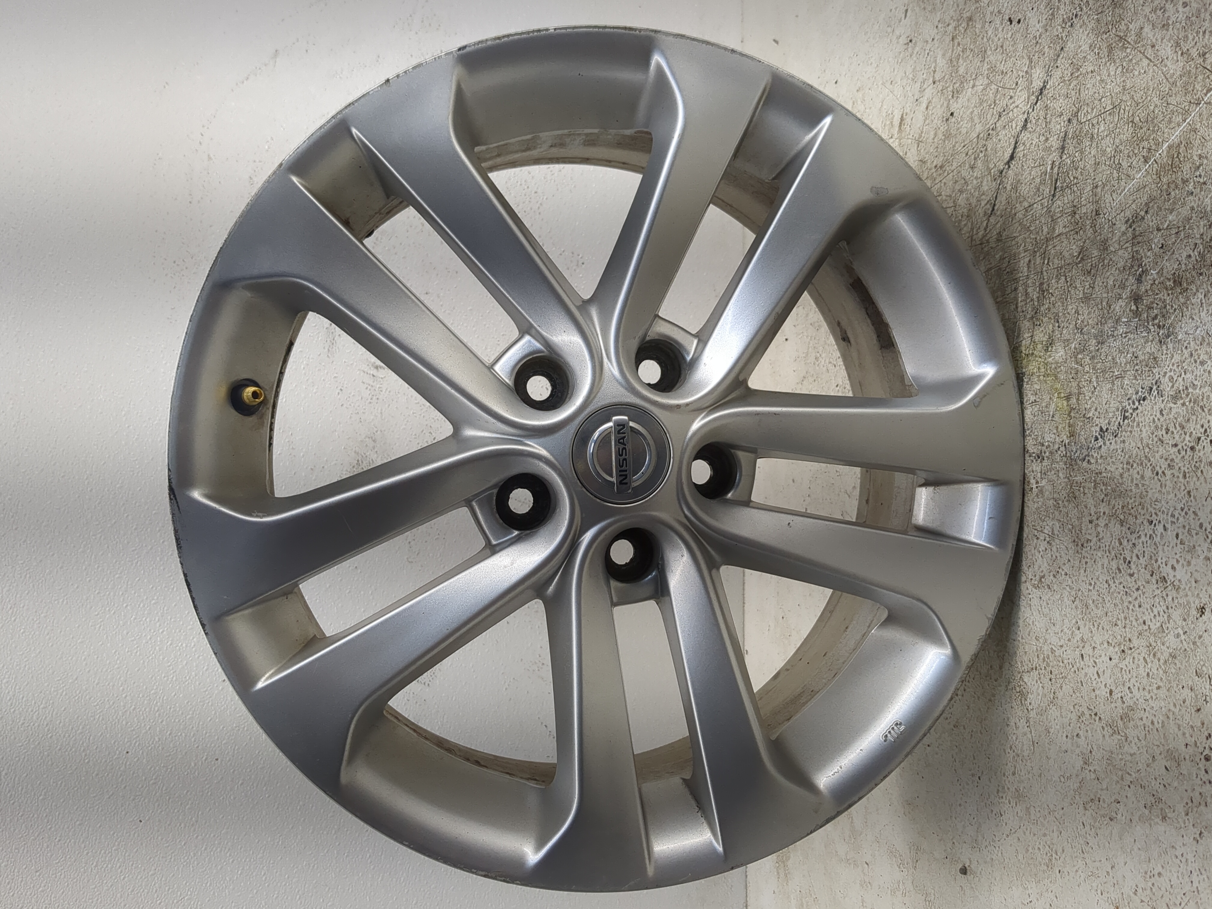 2011-2016 Nissan Juke Oem Wheel Rim 1157647 - Oemusedautoparts1.com