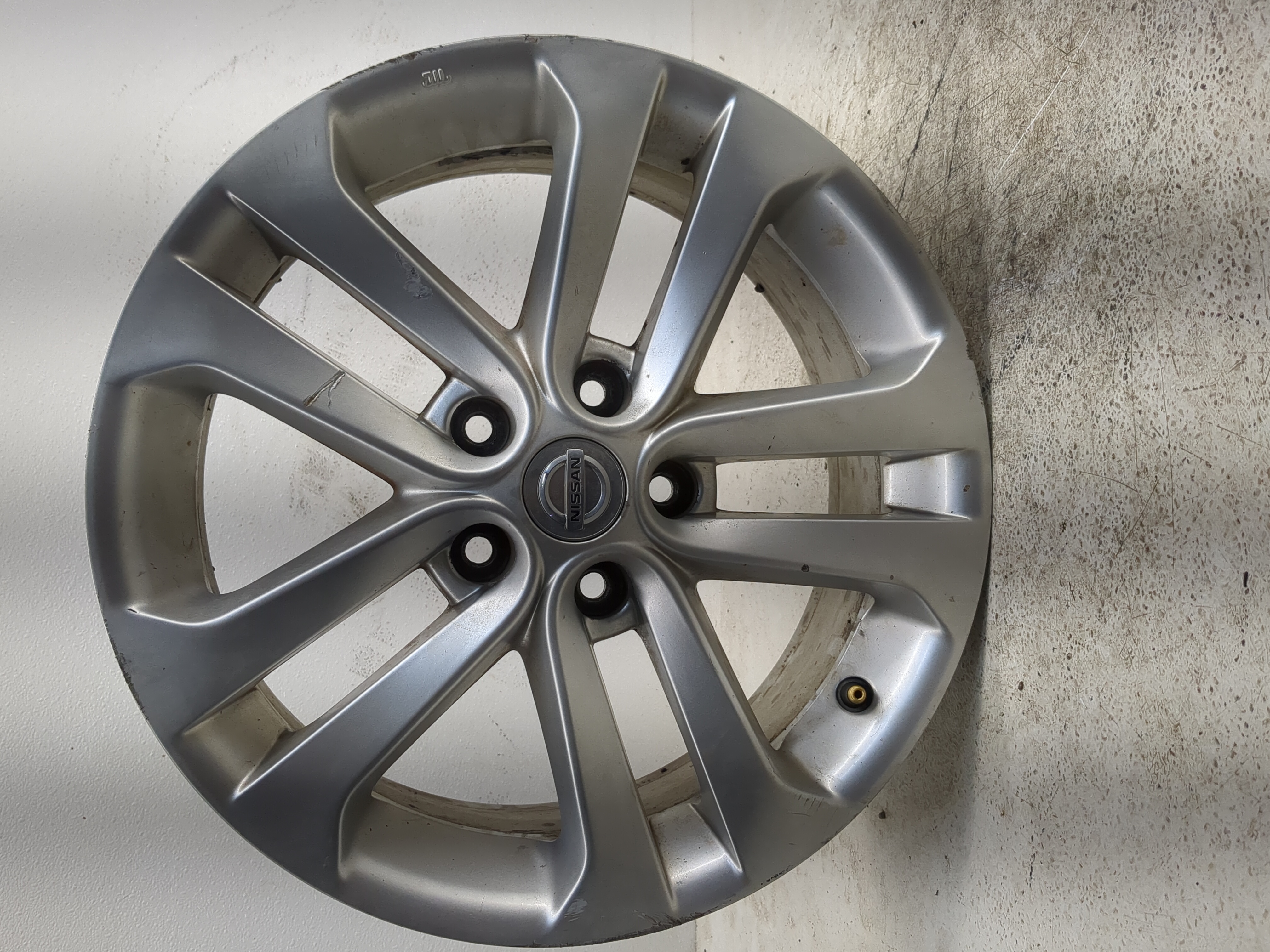 2011-2016 Nissan Juke Oem Wheel Rim 1157653 - Oemusedautoparts1.com