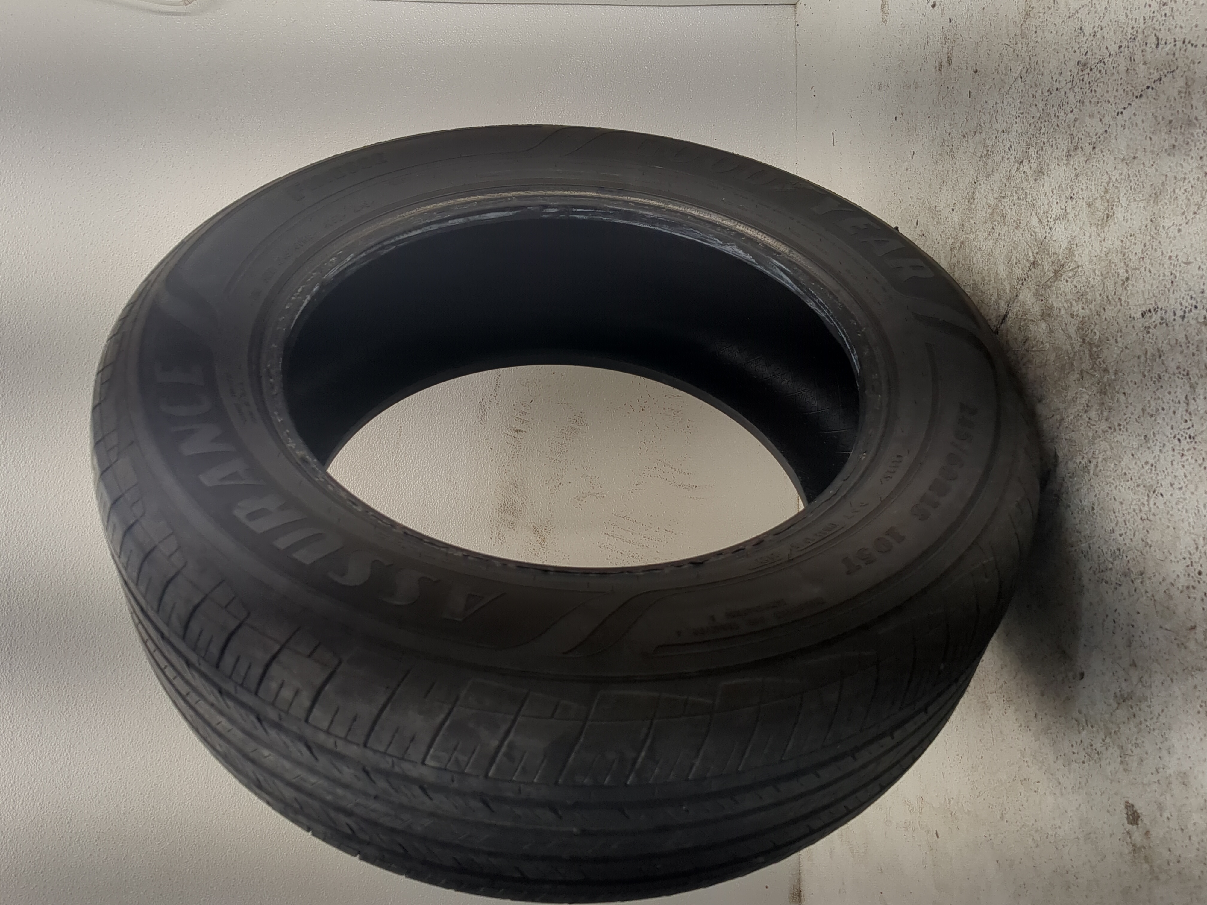 Used Tire 245/60R16 GOODYEAR ASSURANCE 105T - Tread Depth 7/32 - Oemusedautoparts1.com