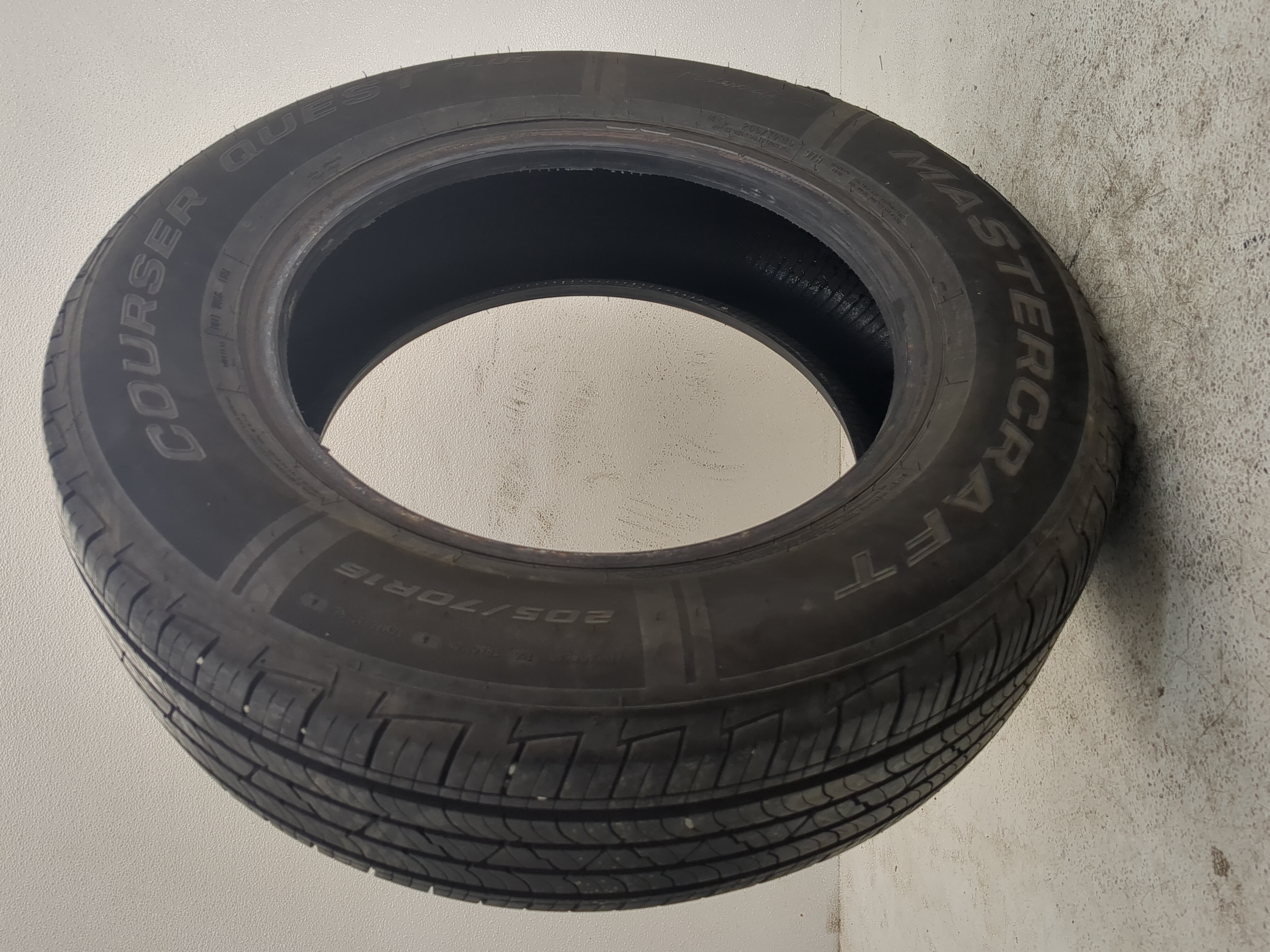 Used Tire 205/70R16 MASTERCRAFT QUEST PLUS 97H - Tread Depth 10/32 - Oemusedautoparts1.com