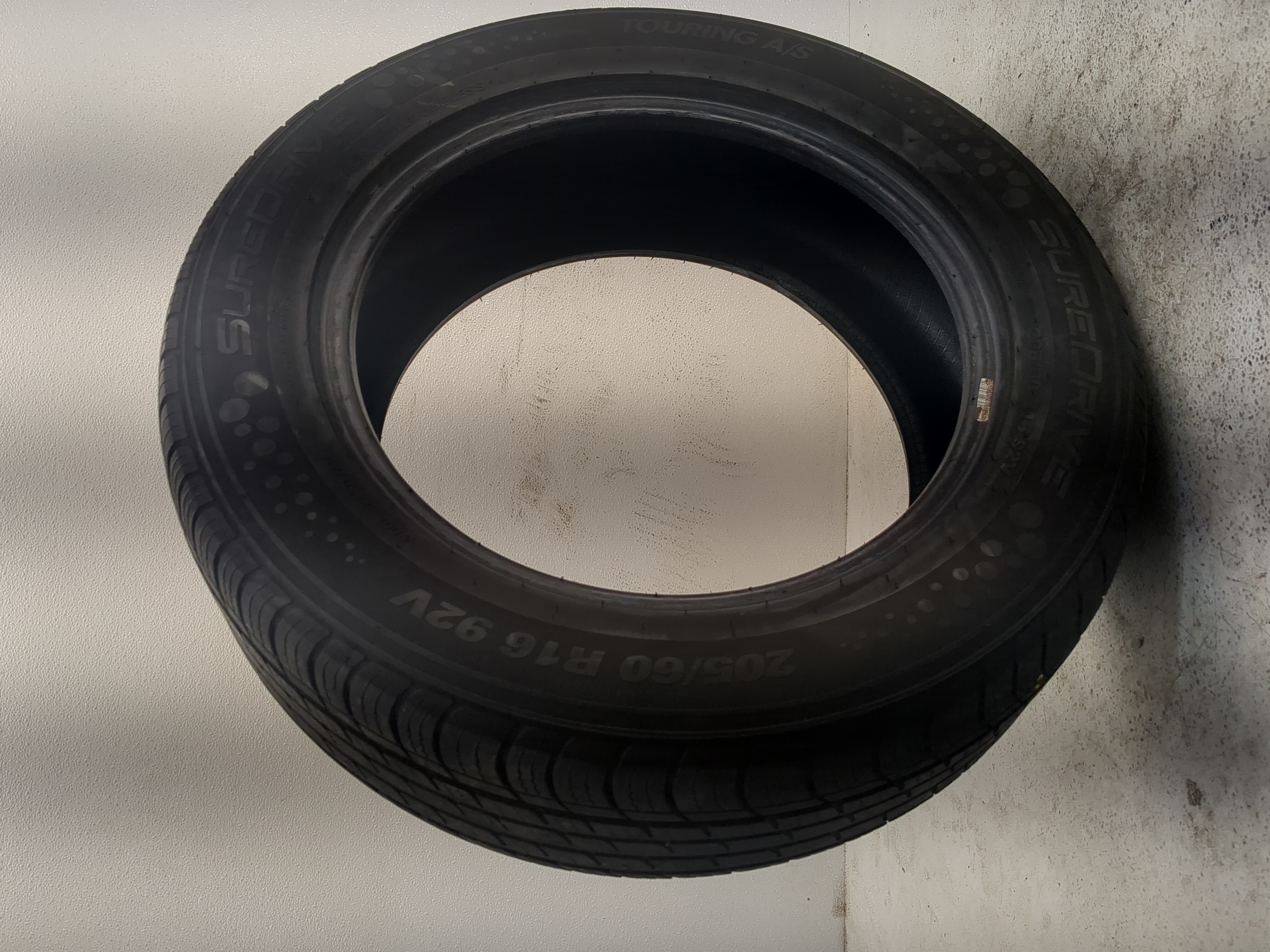 Used Tire 205/60R16 SUREDRIVE TOURING A/S 92V - Tread Depth 8.5/32 - Oemusedautoparts1.com