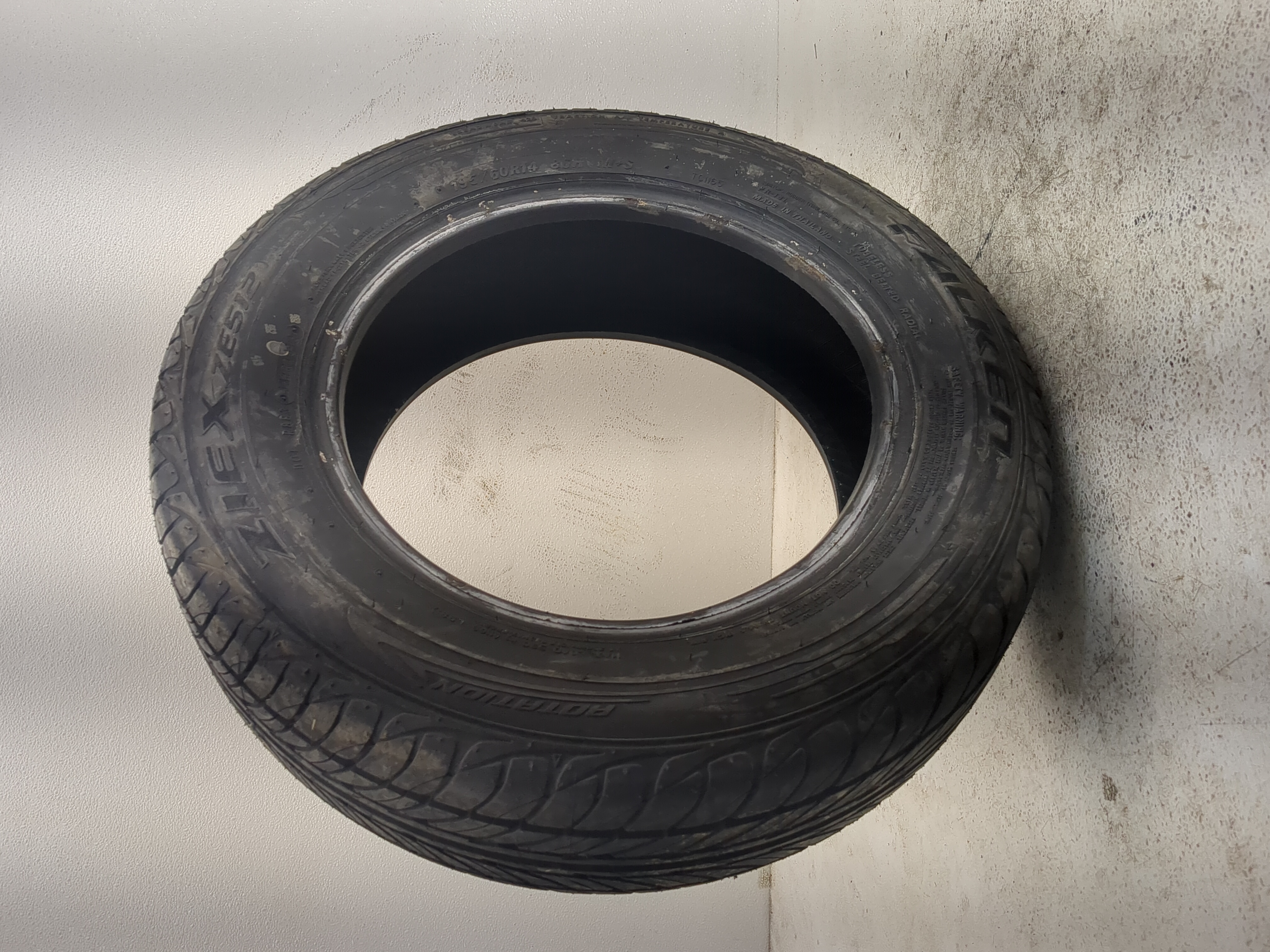 Used Tire 195/60R14 FALKEN ZIEX ZE512 86H - Tread Depth 10/32 - Oemusedautoparts1.com