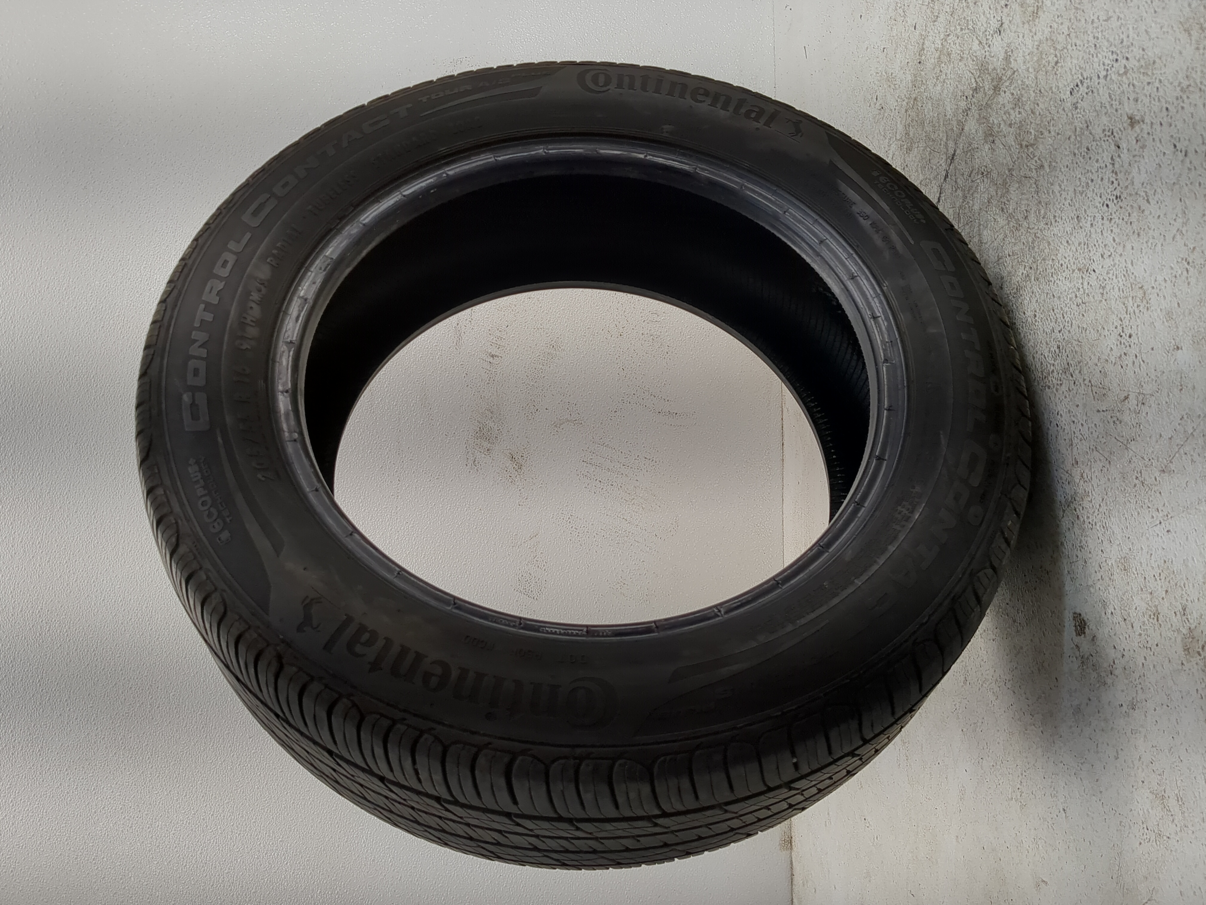 Used Tire 205/55R16 CONTINENTAL CONTROL CONTACT TOUR A/S PLUS 91H - 8/32 - Oemusedautoparts1.com