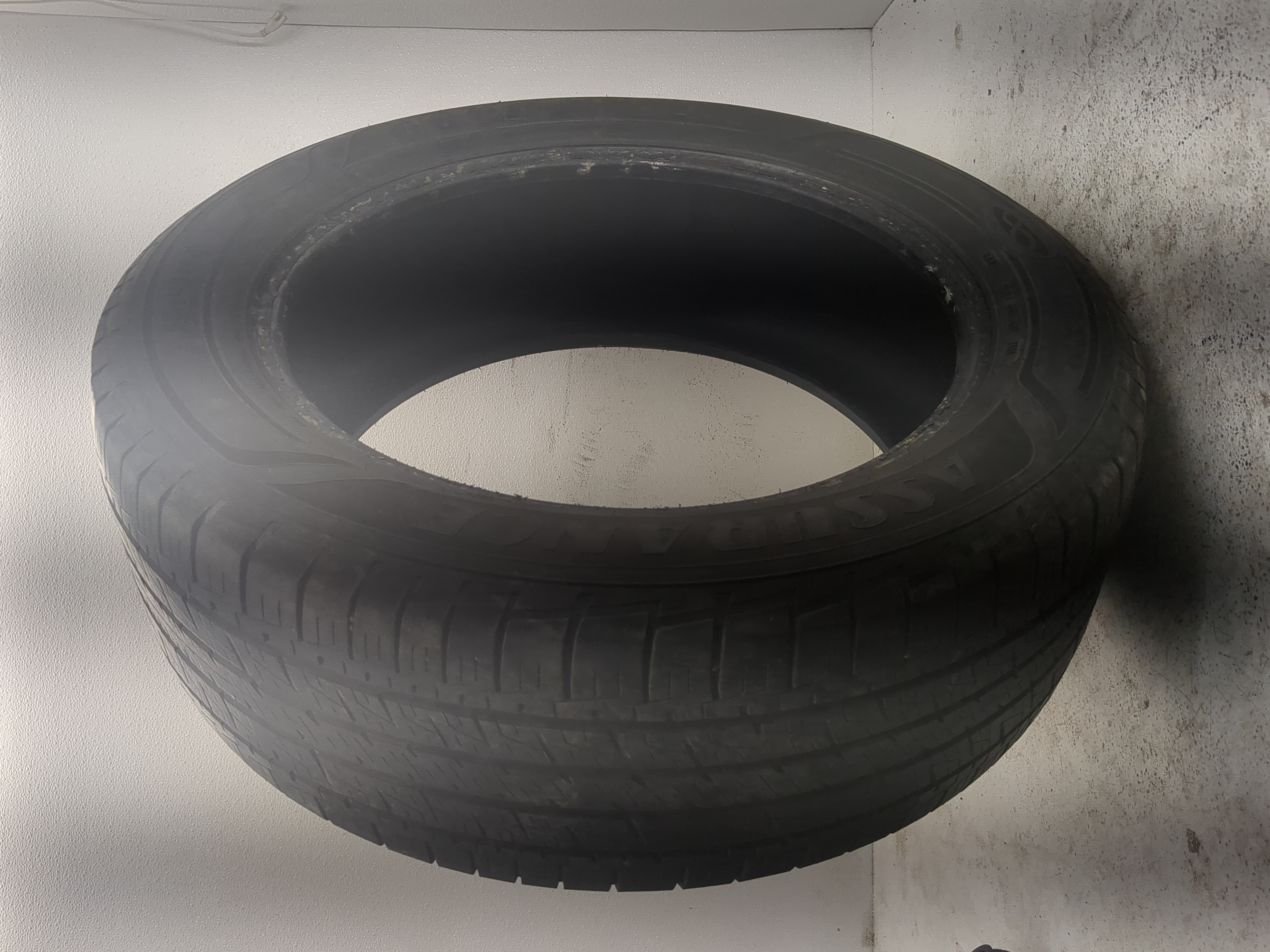 Used Tire 255/55R20 GOODYEAR ASSURANCE MAXLIFE 107H - Tread Depth 8/32 - Oemusedautoparts1.com