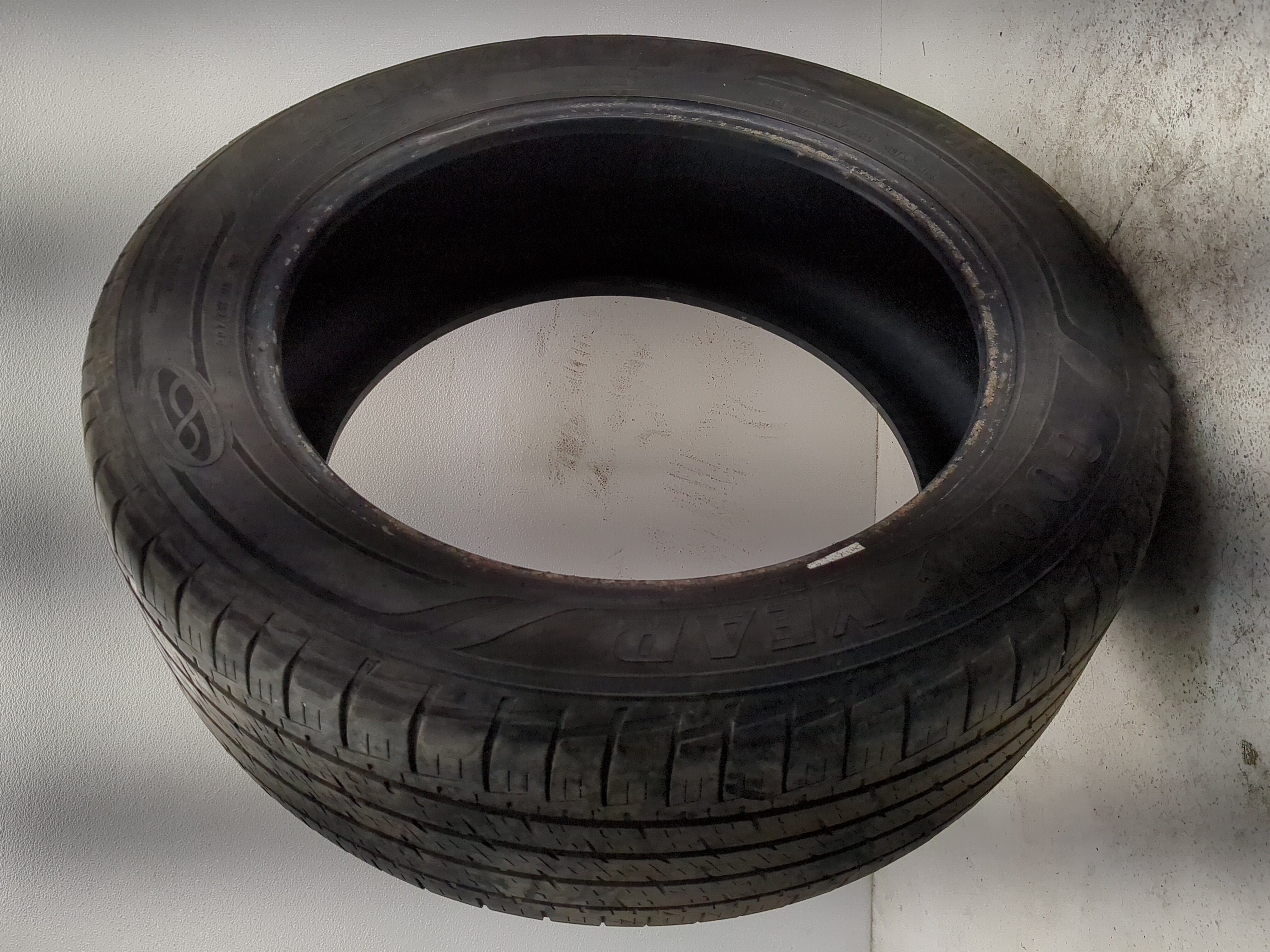 Used Tire 255/55R20 GOODYEAR ASSURANCE 107H - Tread Depth 6.5/32 - Oemusedautoparts1.com