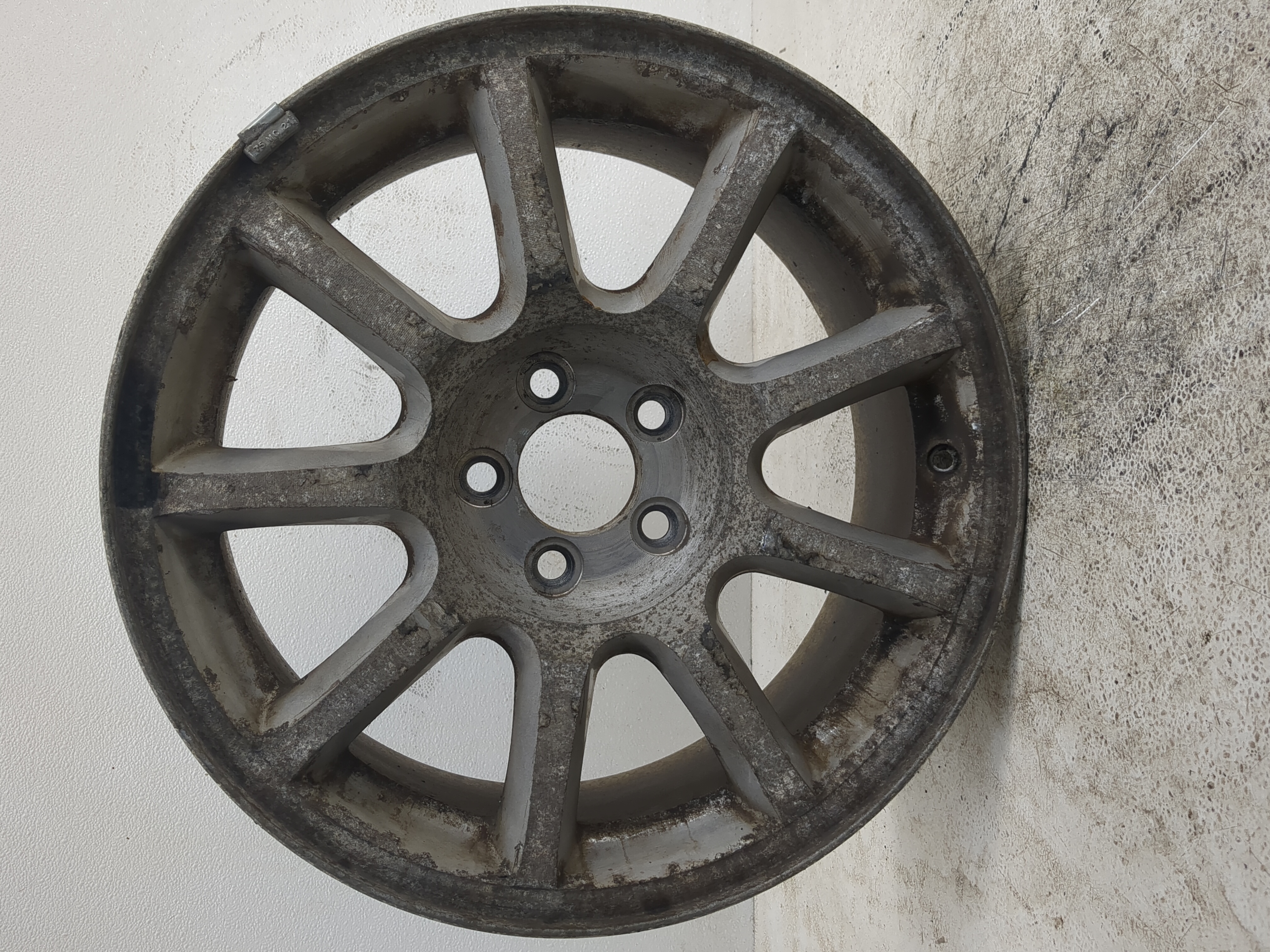 2005-2010 Chrysler 300 Oem Wheel Rim 1159670 - Oemusedautoparts1.com