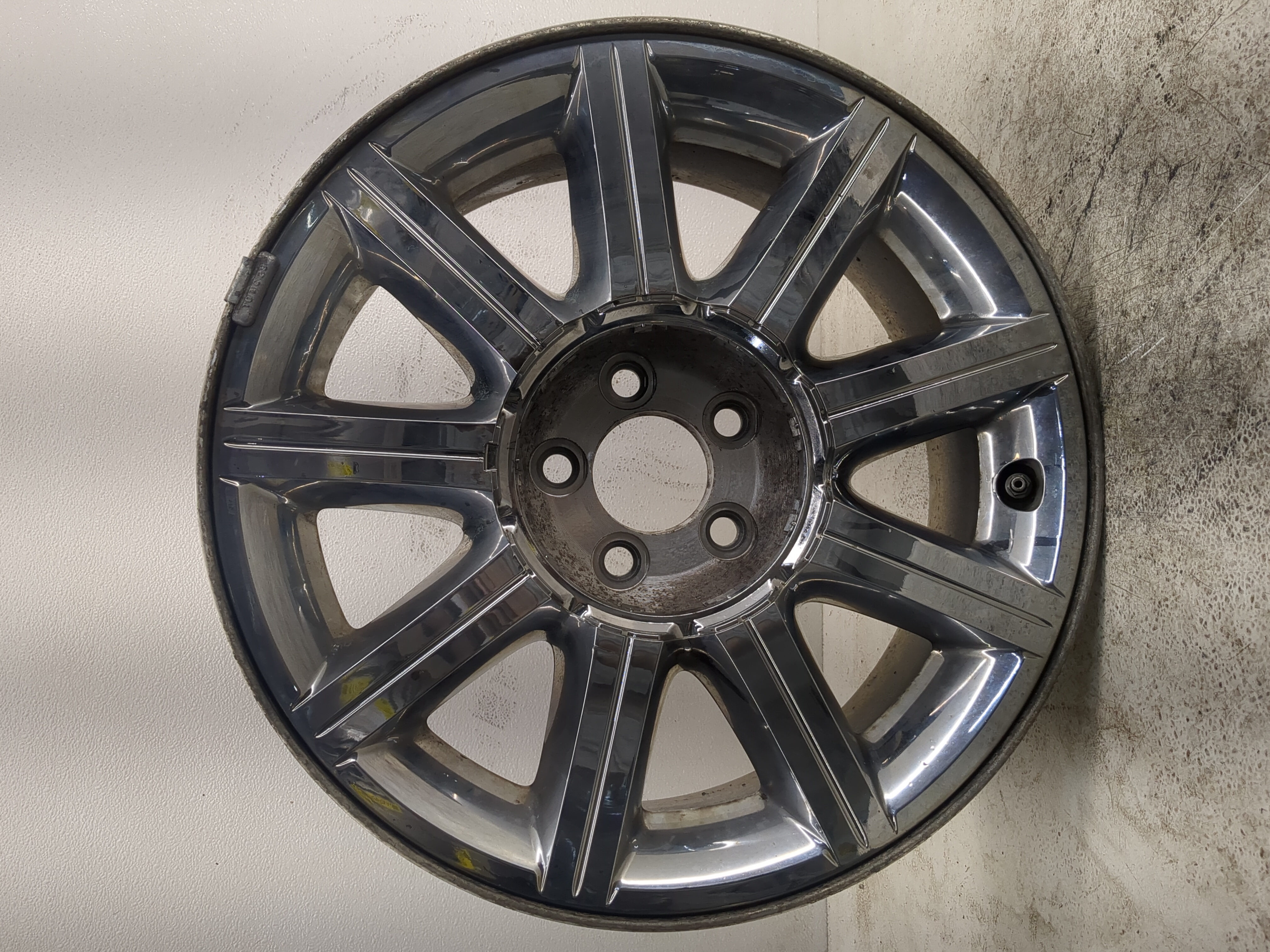 2007-2010 Chrysler 300 Oem Wheel Rim 1159673 - Oemusedautoparts1.com