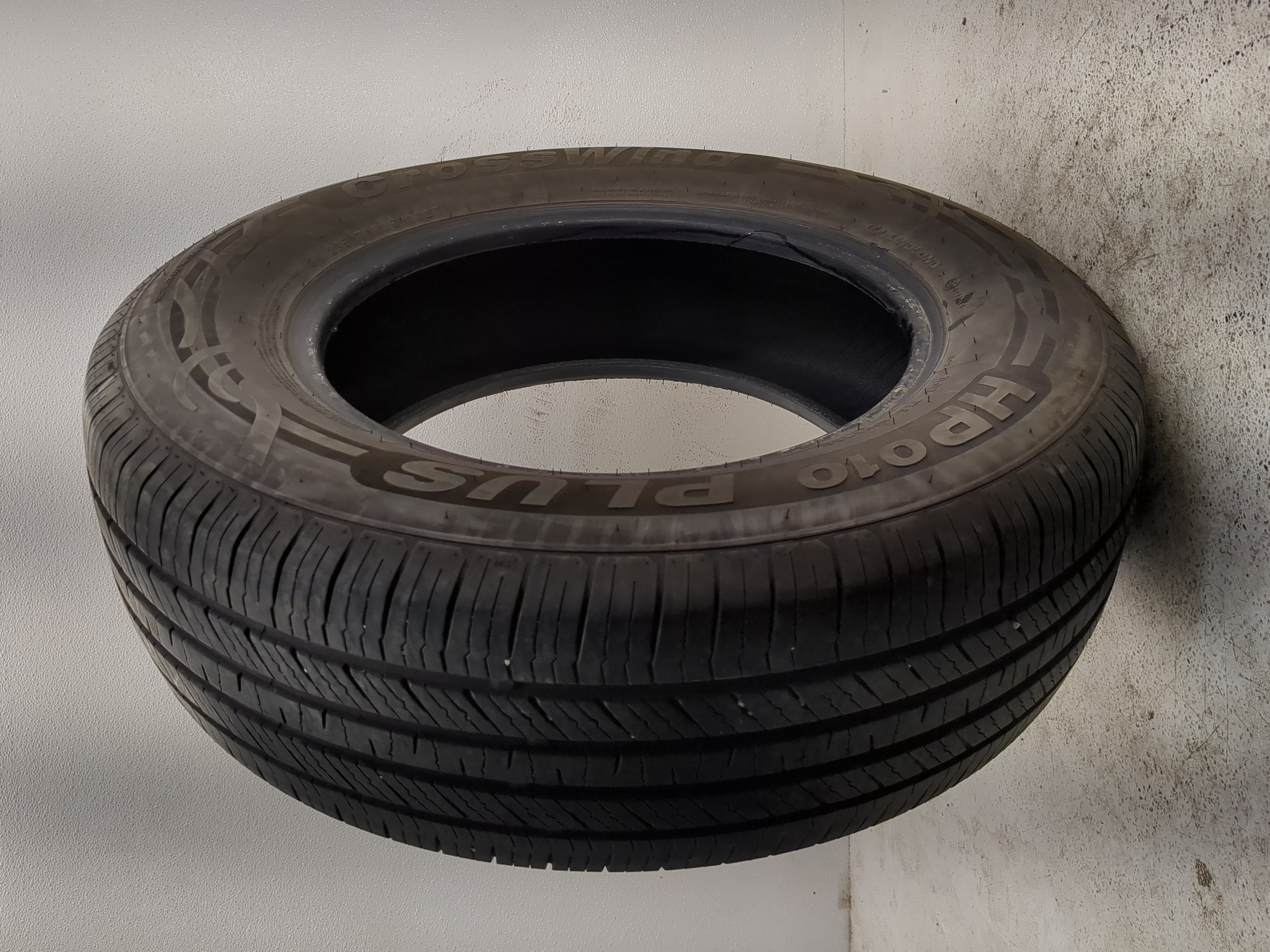 Used Tire 215/70R16 CROSSWIND HP010 PLUS 100T - Tread Depth 7/32 - Oemusedautoparts1.com