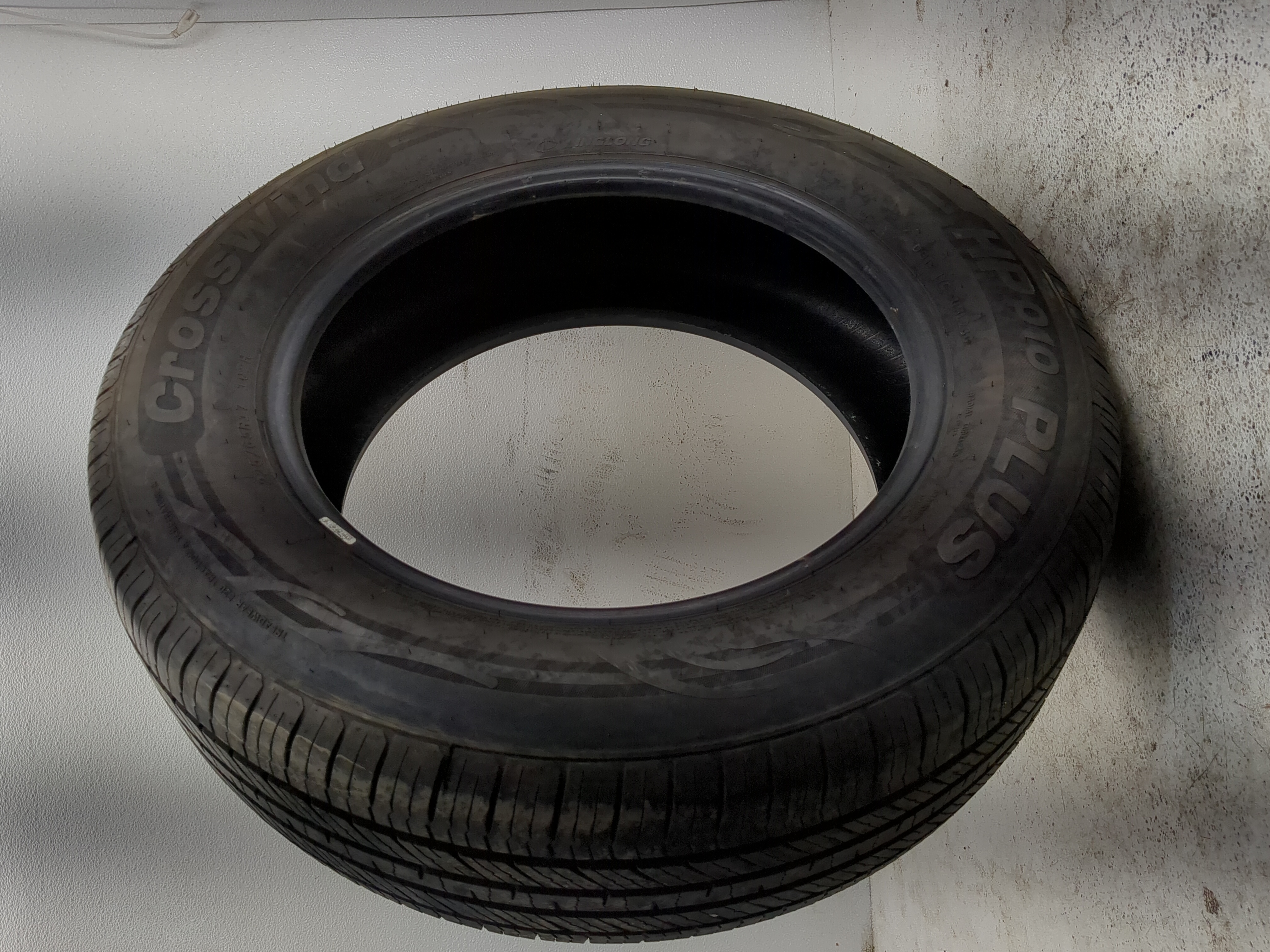 Used Tire 225/65R17 CROSWIND HP010 PLUS 102H - Tread Depth 9/32 - Oemusedautoparts1.com