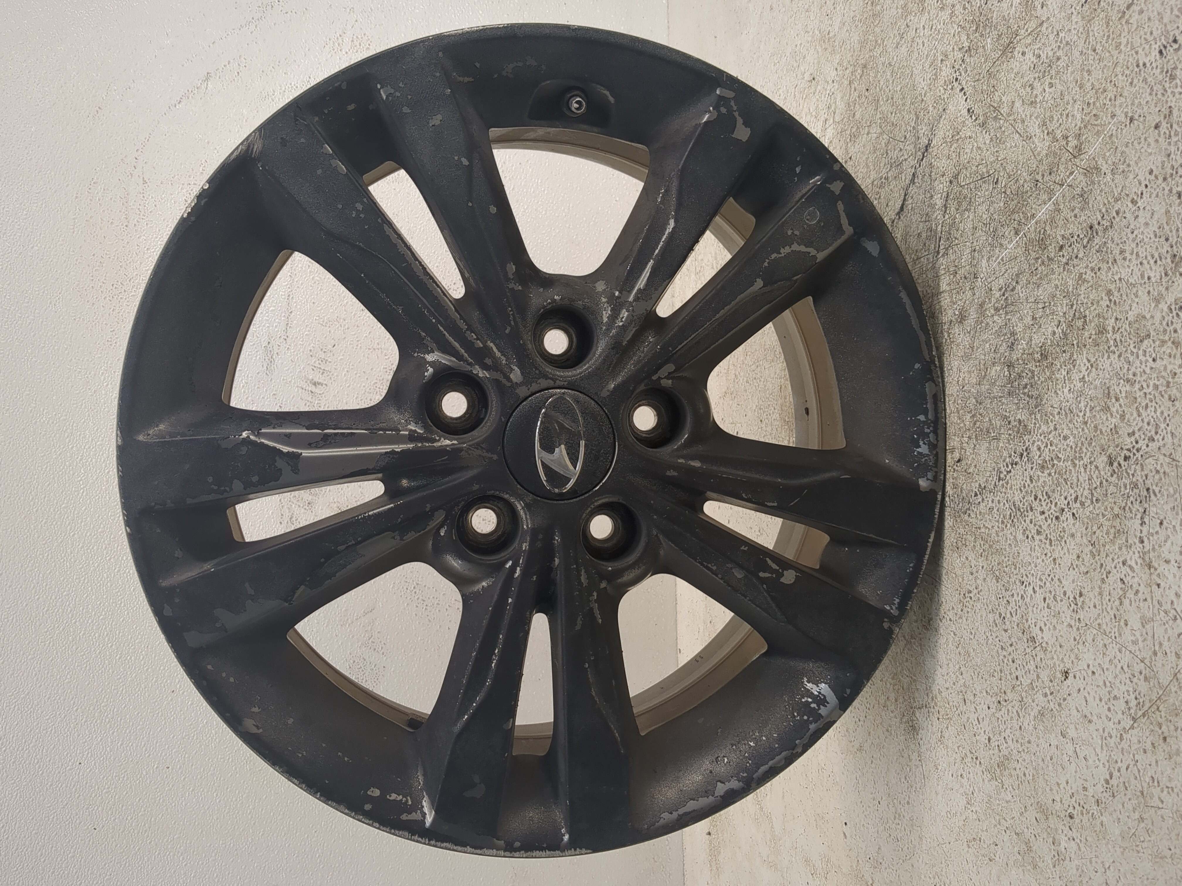 2017-2018 Hyundai Elantra Oem Wheel Rim Black 1159835 - Oemusedautoparts1.com
