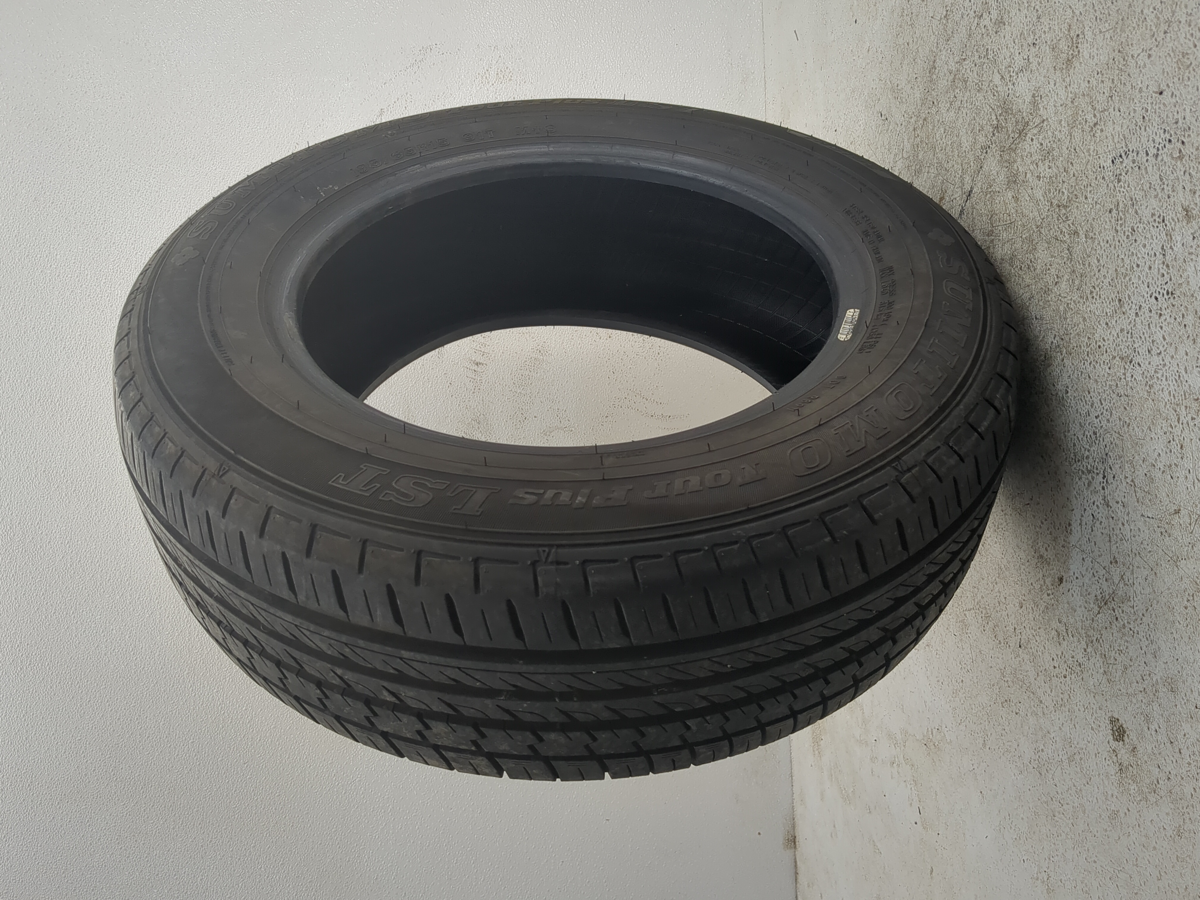 Used Tire 195/65R15 SUMITOMO TOUR PLUS LST 91T - Tread Depth 11/32 - Oemusedautoparts1.com