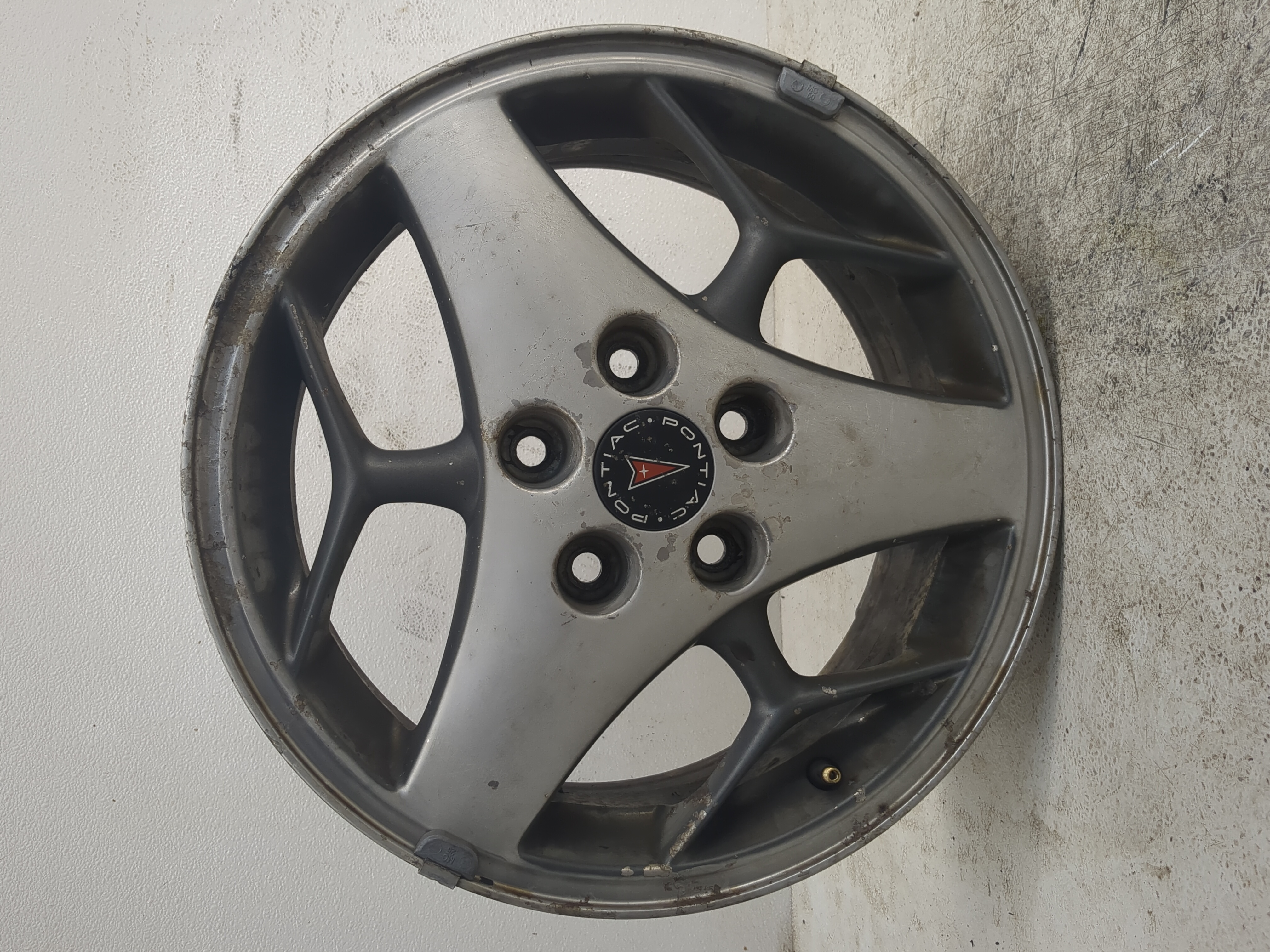 2000-2003 Pontiac Grand Prix Oem Wheel Rim 1166185 - Oemusedautoparts1.com