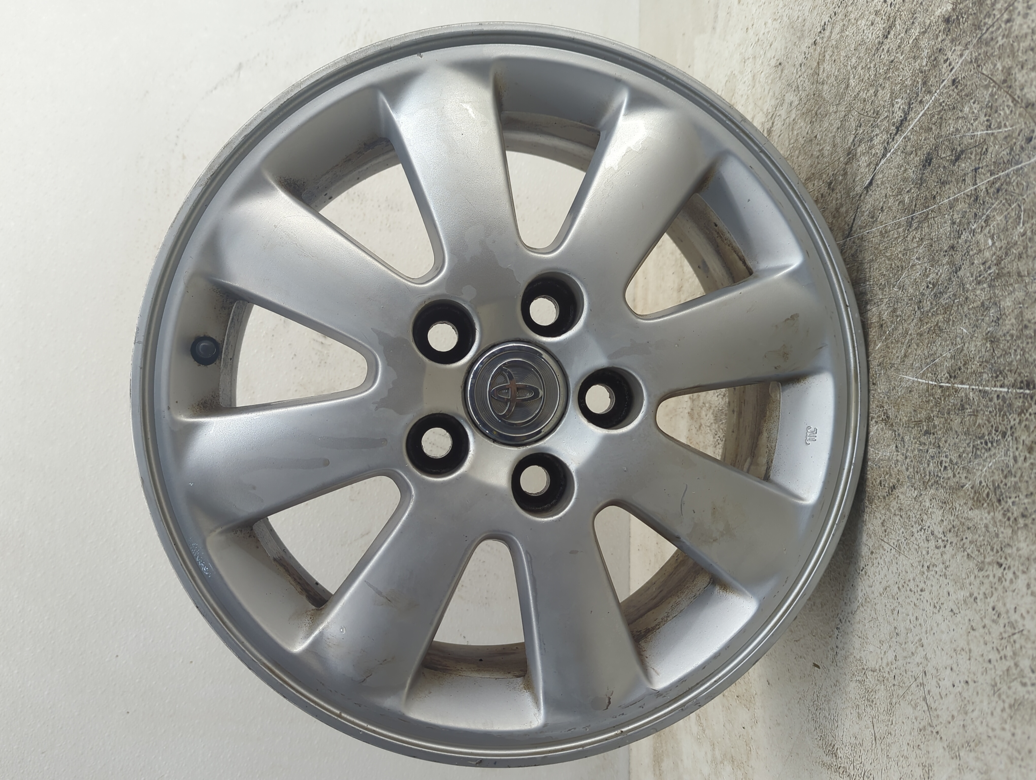 2002-2005 Toyota Camry Oem Wheel Rim 1169000 - Oemusedautoparts1.com