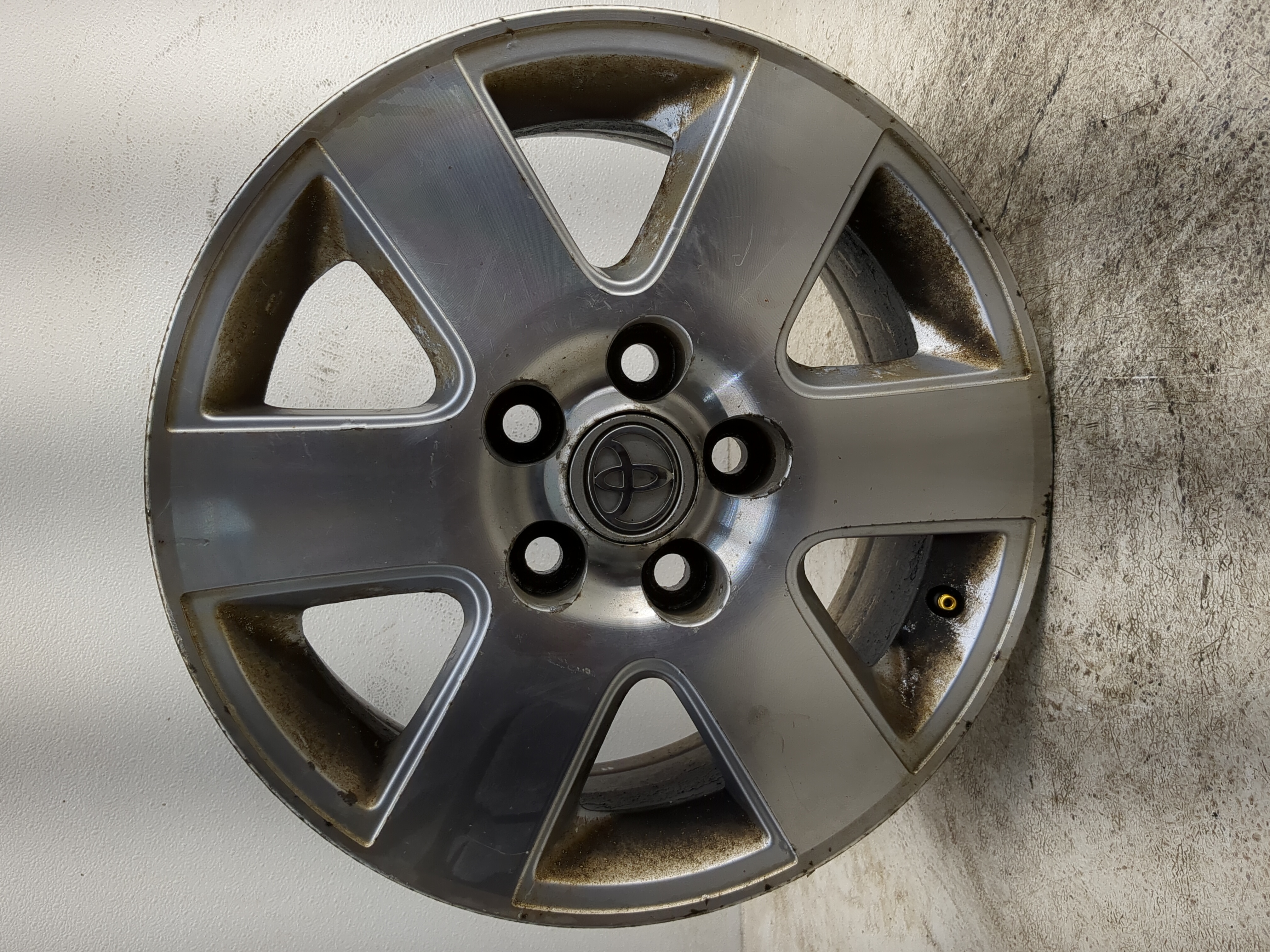 2004-2010 Toyota Sienna Oem Wheel Rim 1169177 - Oemusedautoparts1.com