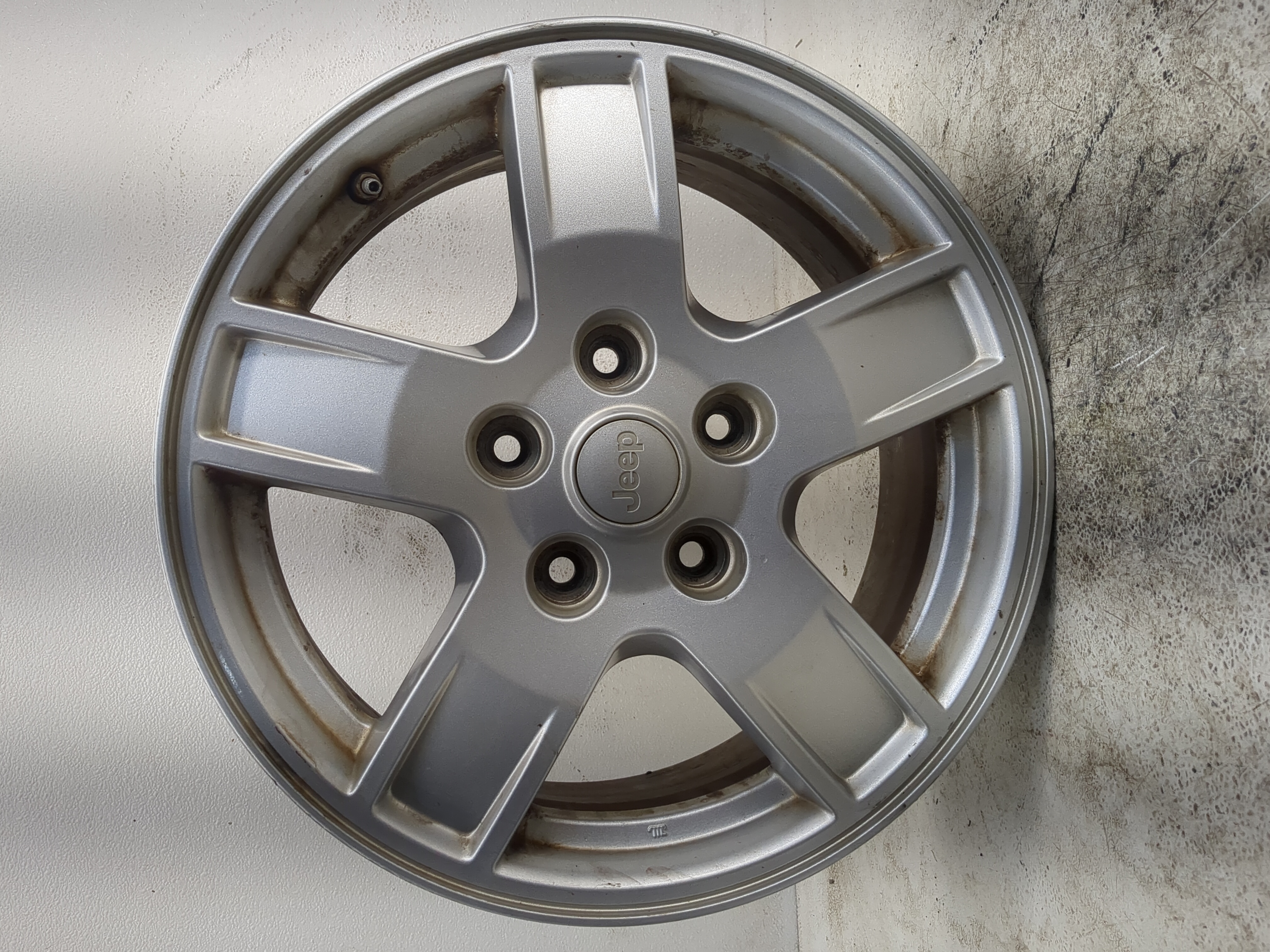 2005-2006 Jeep Liberty Oem Wheel Rim 1171362 - Oemusedautoparts1.com