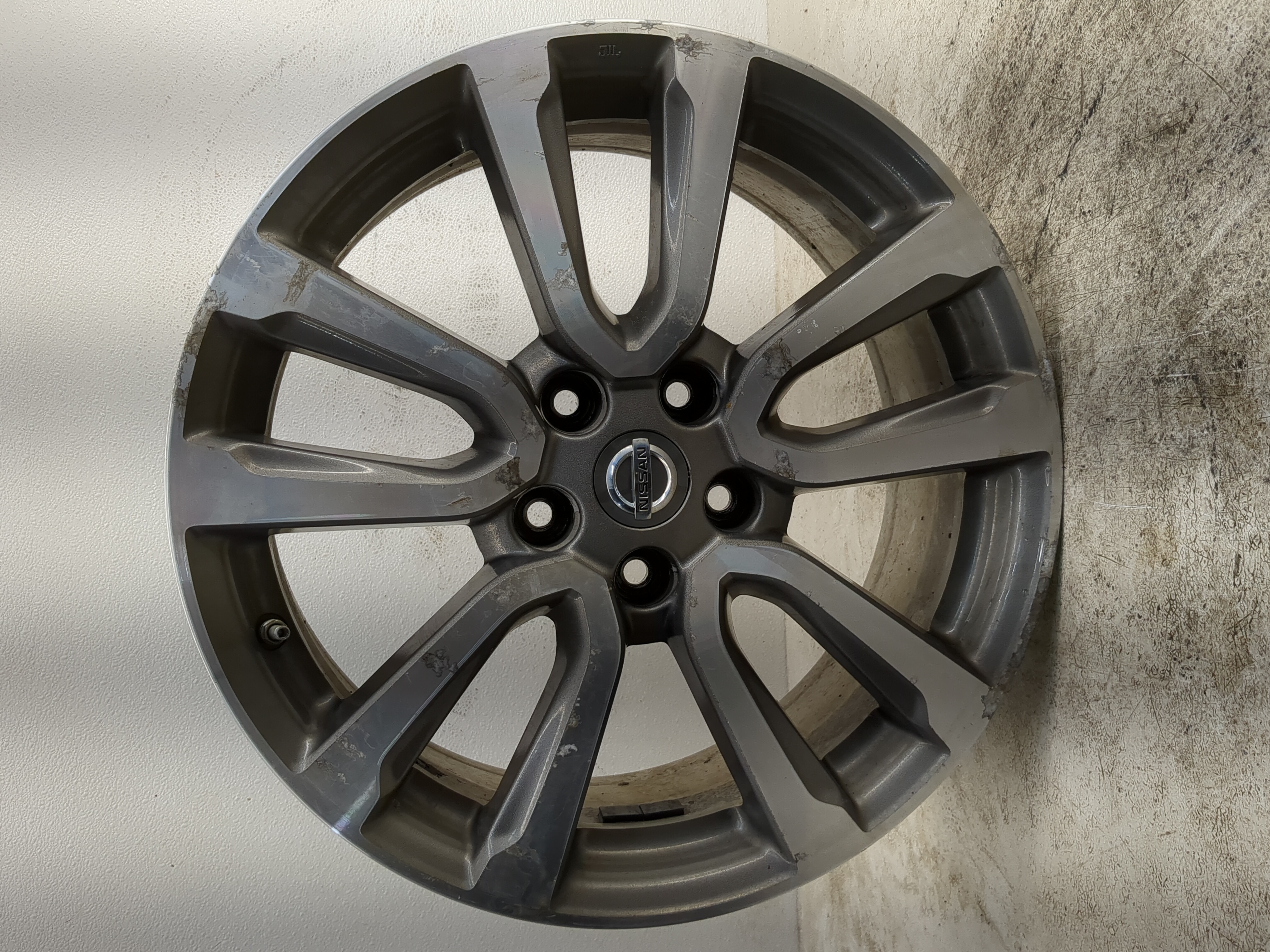 2013-2016 Nissan Pathfinder Oem Wheel Rim 1172170 - Oemusedautoparts1.com