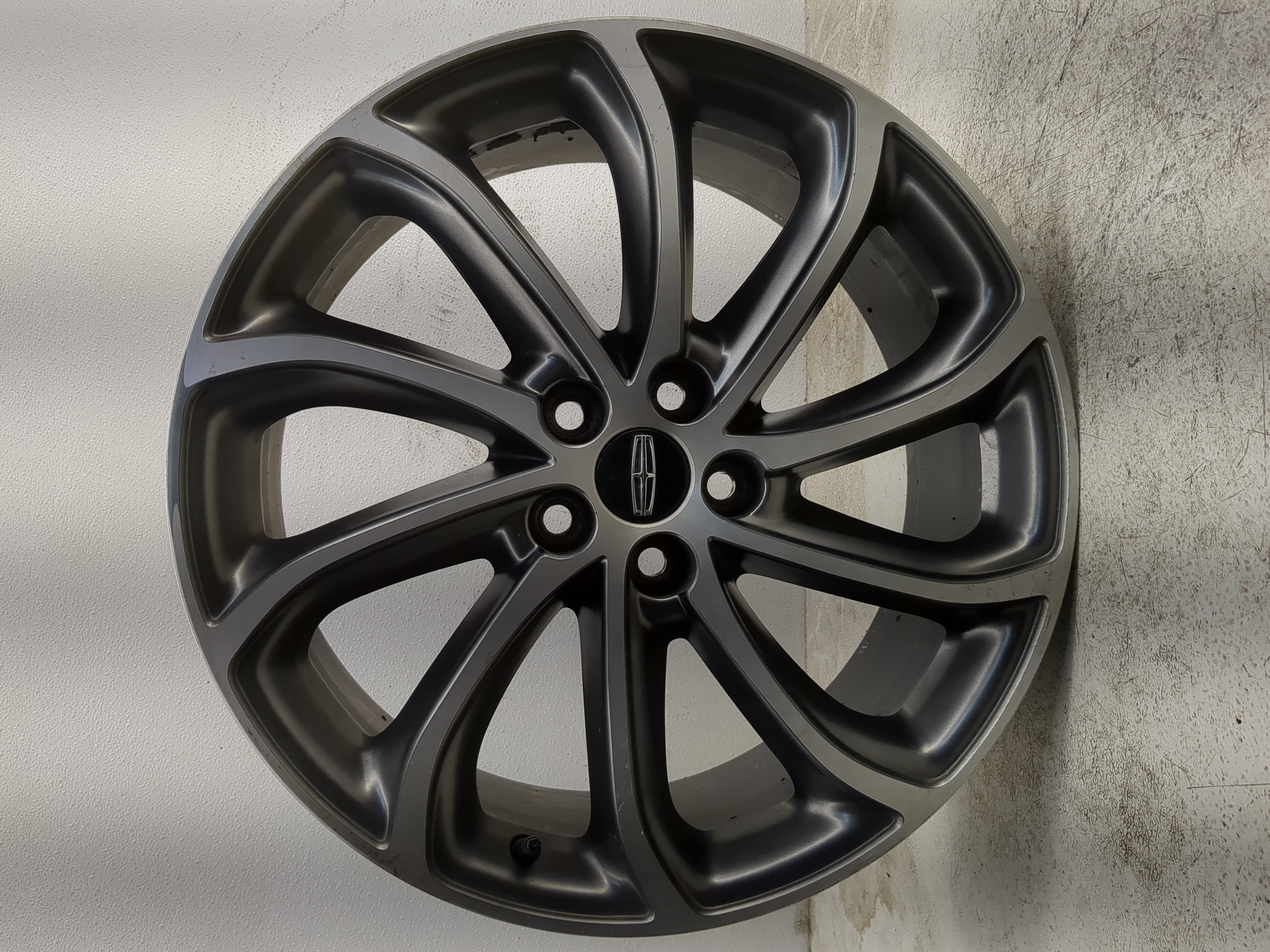 2017-2020 Lincoln Mkz Oem Wheel Rim 1172384 - Oemusedautoparts1.com