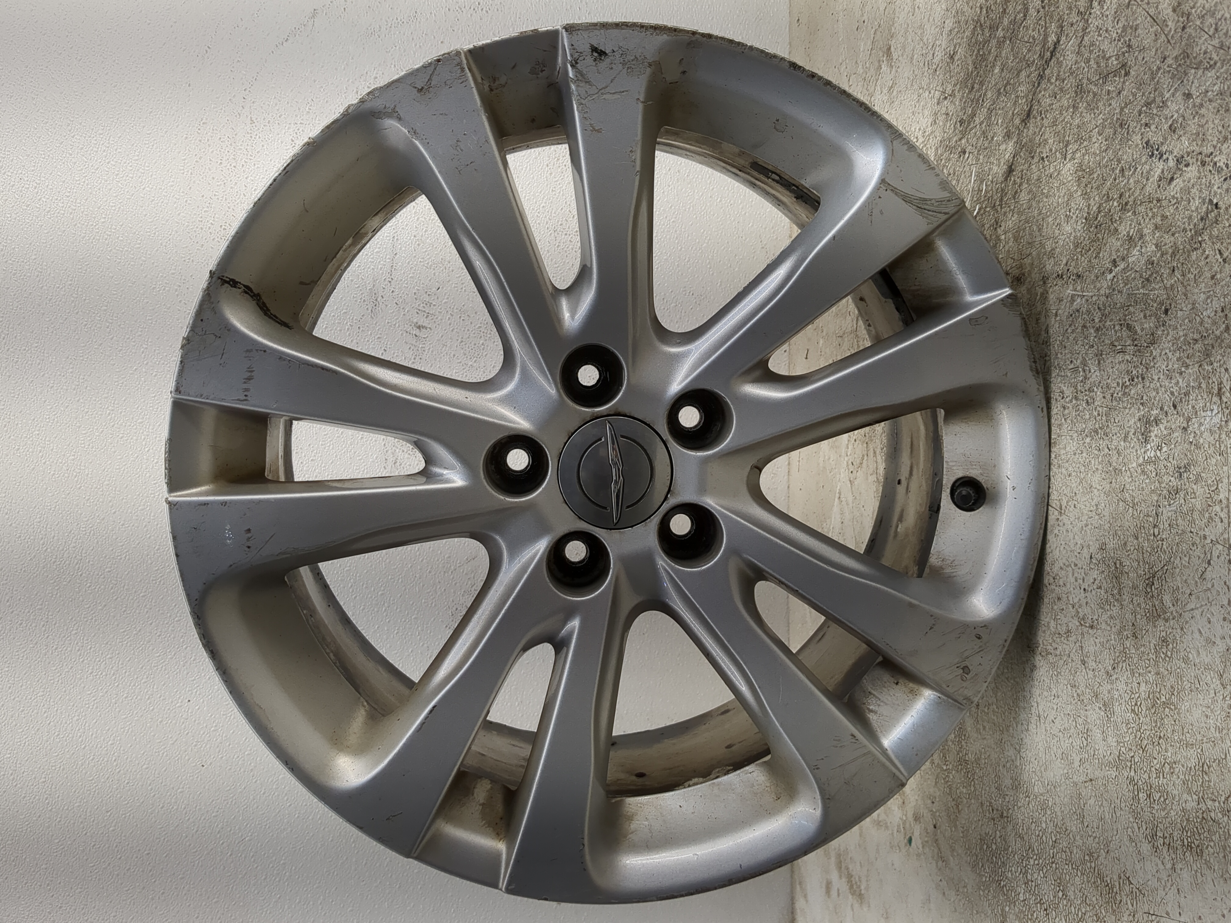 2015-2017 Chrysler 200 Oem Wheel Rim 1172455 - Oemusedautoparts1.com