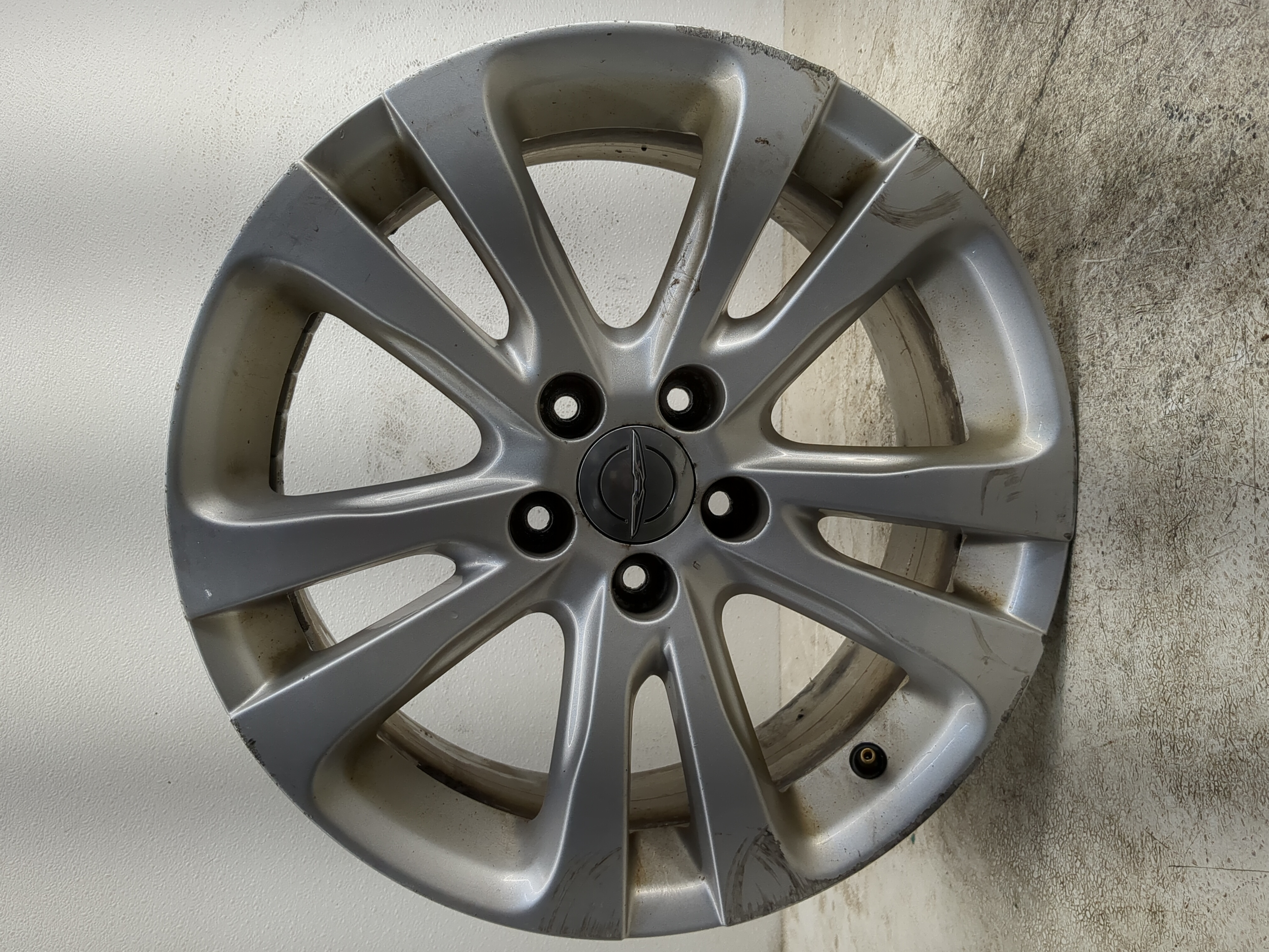 2015-2017 Chrysler 200 Oem Wheel Rim 1172456 - Oemusedautoparts1.com