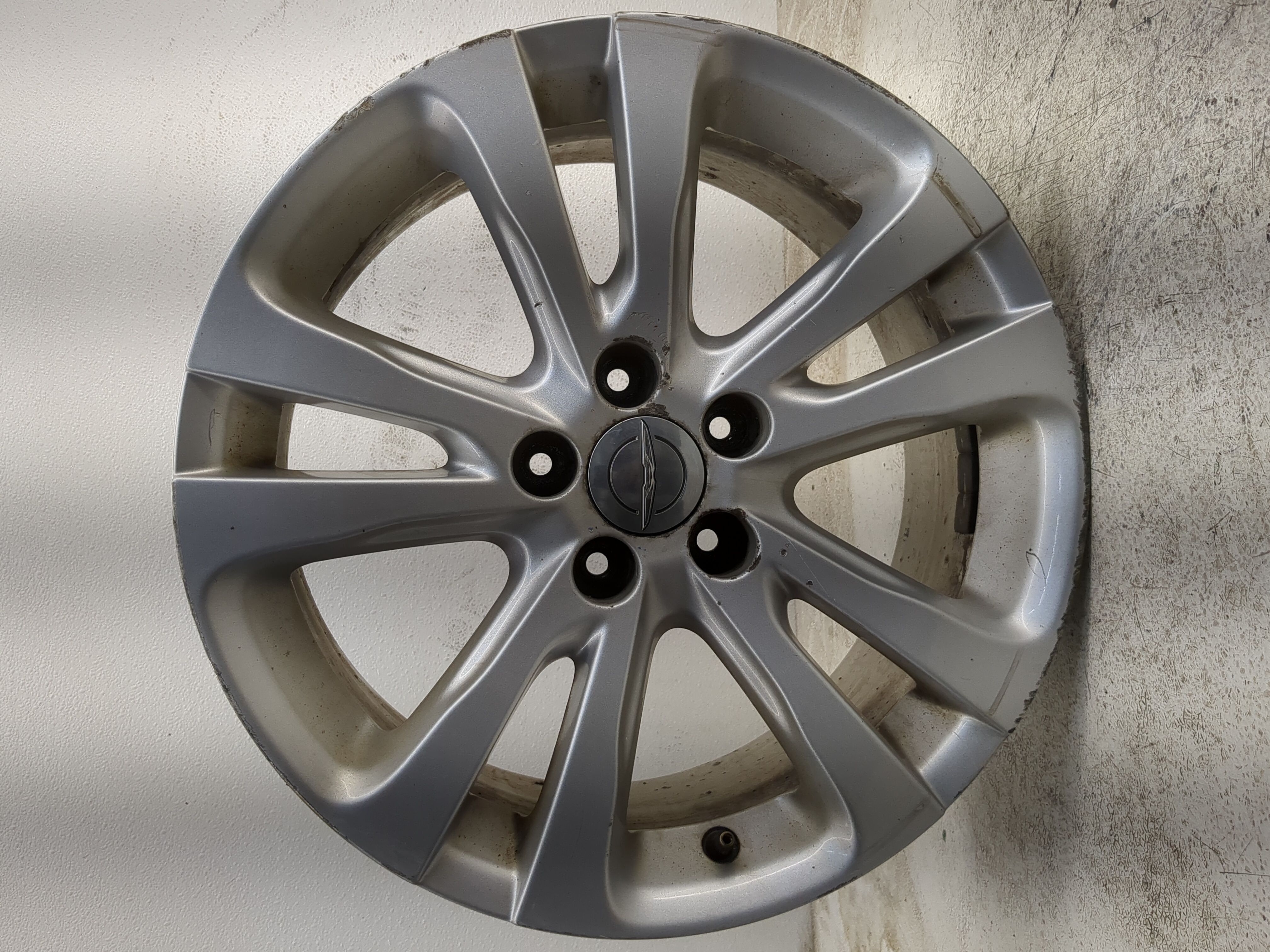 Picture of 2015-2017 Chrysler 200 Oem Wheel Rim 1172457