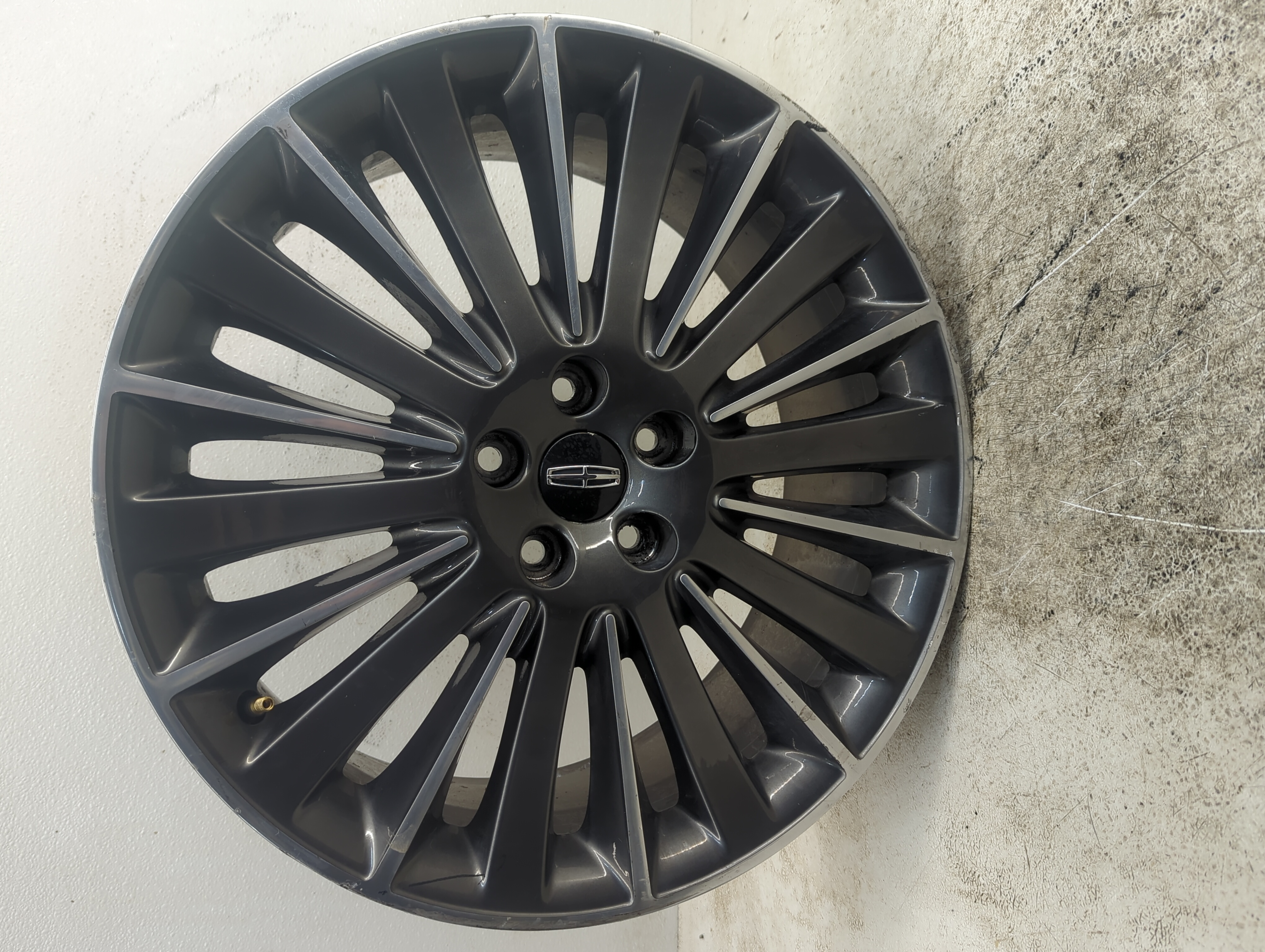 2013-2016 Lincoln Mkz Oem Wheel Rim 1172790 - Oemusedautoparts1.com