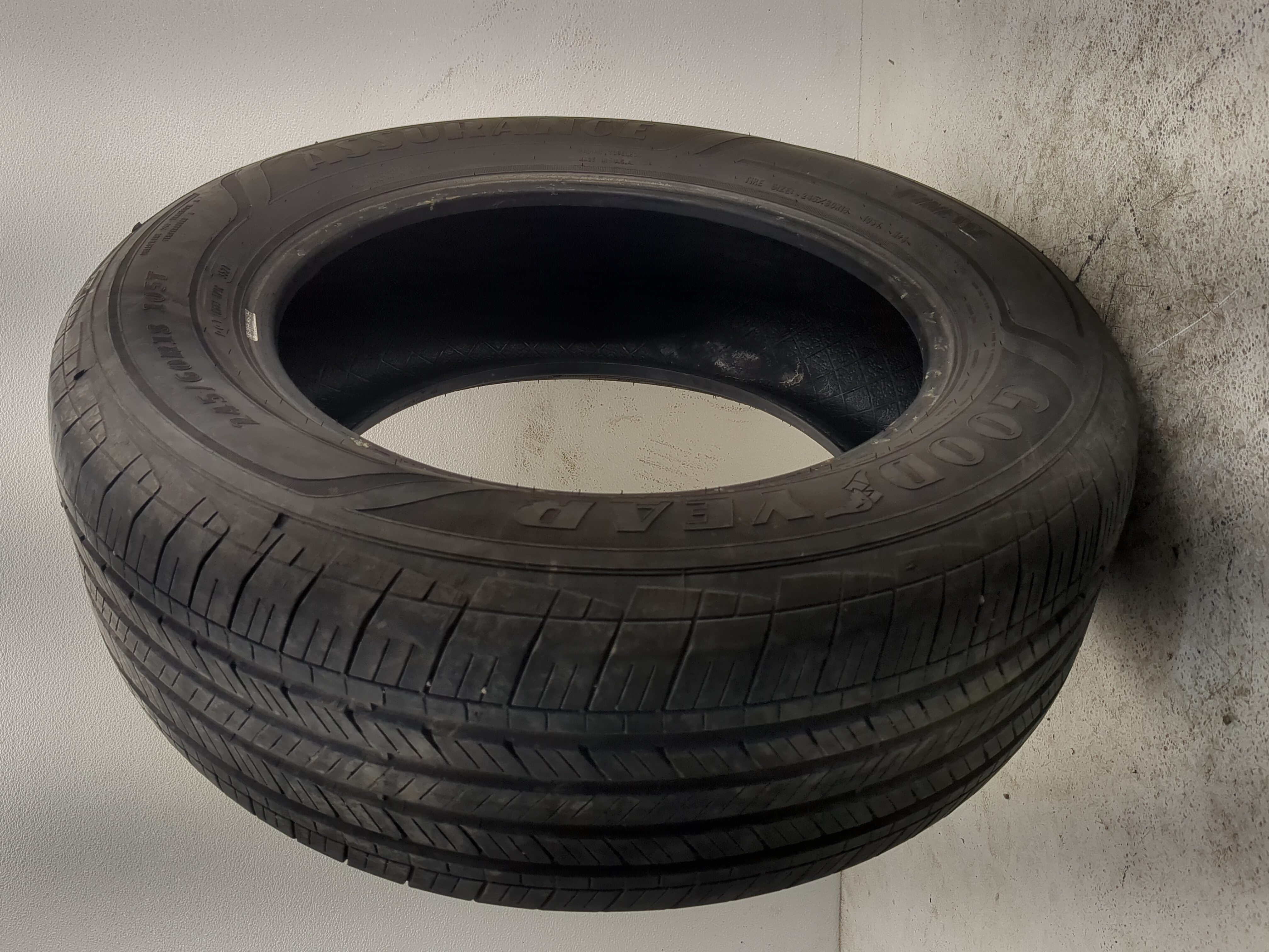 Used Tire 245/60R18 GOOD YEAR ASSURANCE 105T - Tread Depth 8.5/32 - Oemusedautoparts1.com